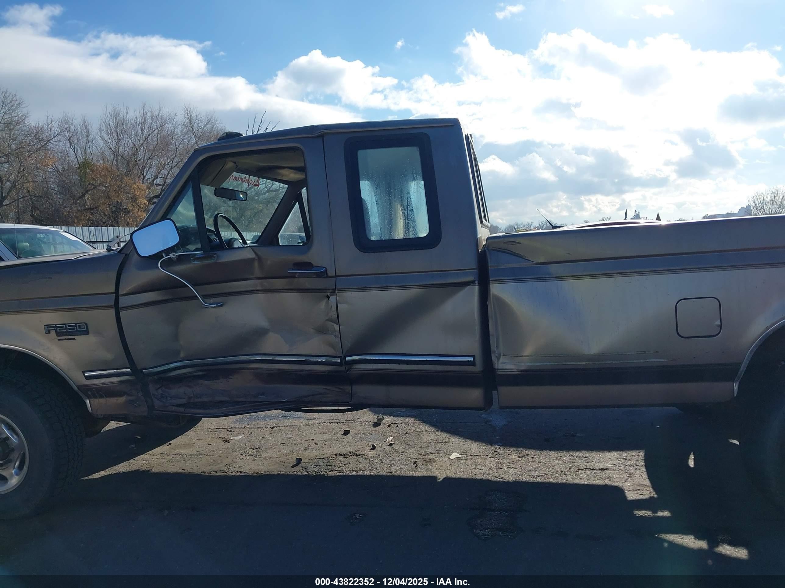 1993 Ford F250   Gold vin: 1FTHX26C8PKB92827