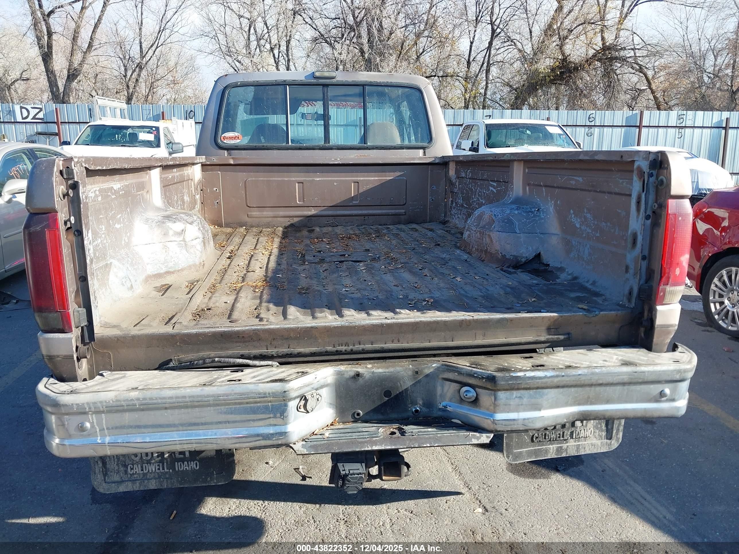 1993 Ford F250   Gold vin: 1FTHX26C8PKB92827