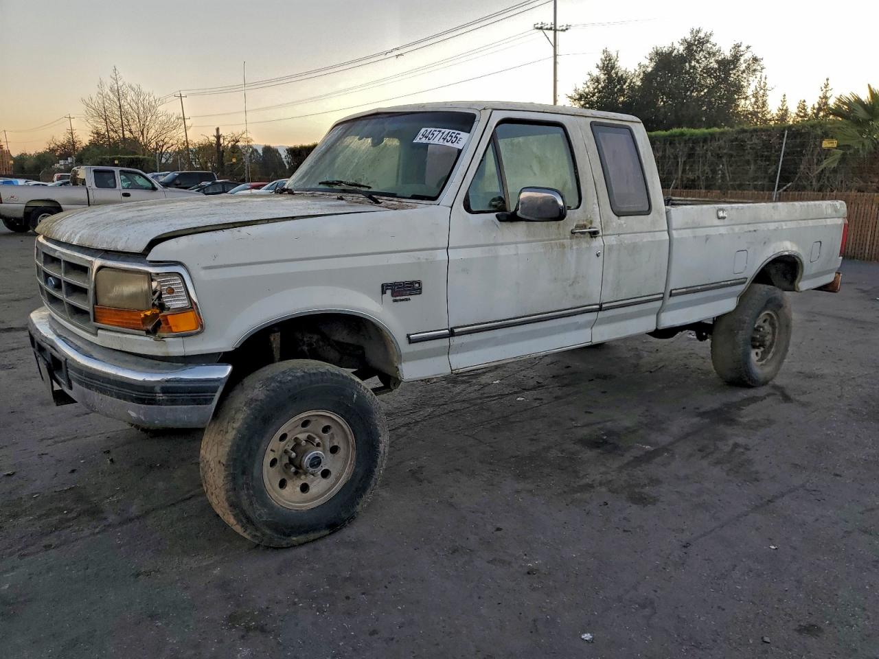 1993 Ford F250 Белый vin: 1FTHX26C8PKB98952