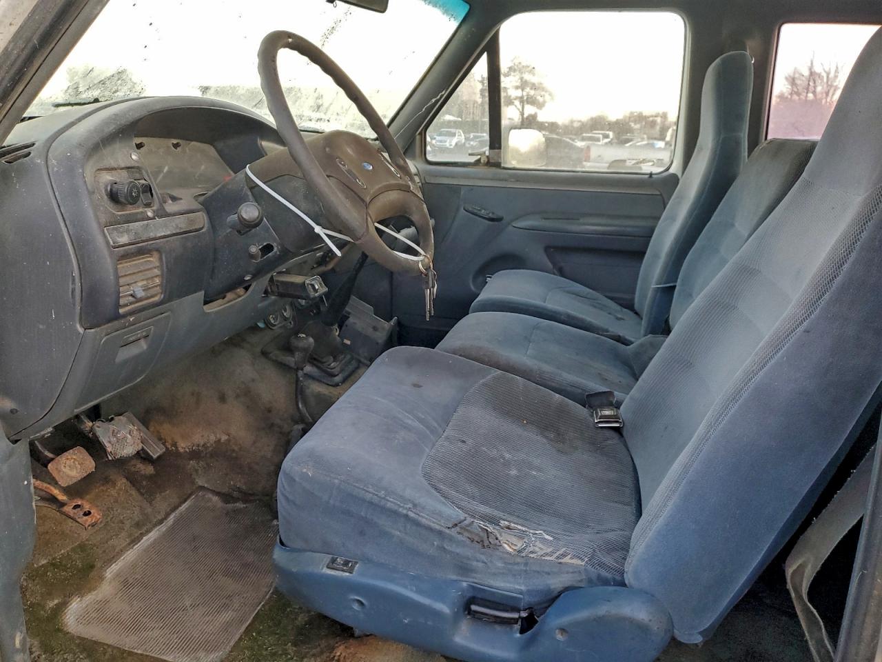 1993 Ford F250 White vin: 1FTHX26C8PKB98952
