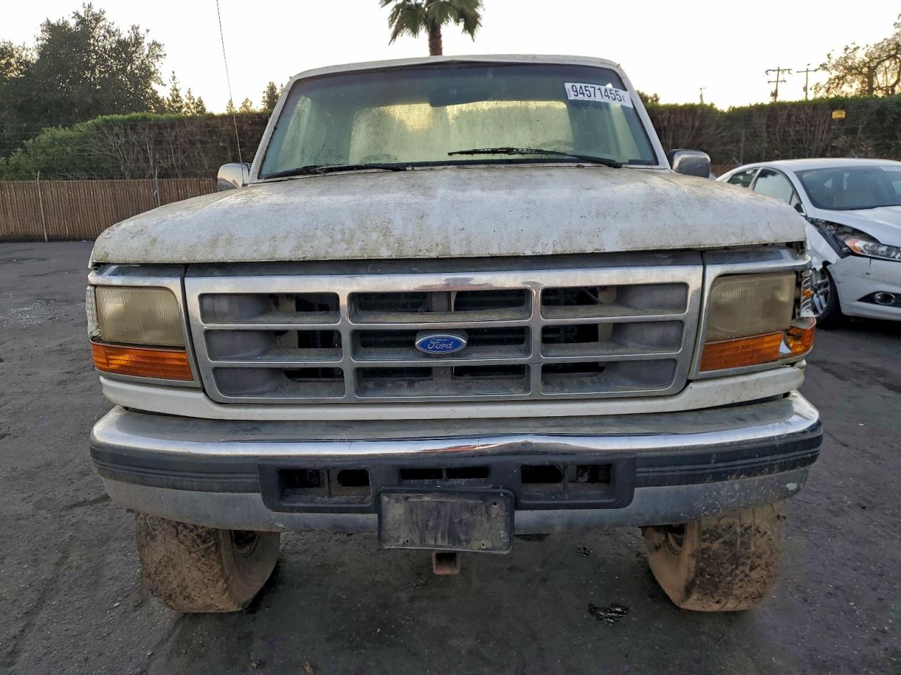 1993 Ford F250 White vin: 1FTHX26C8PKB98952