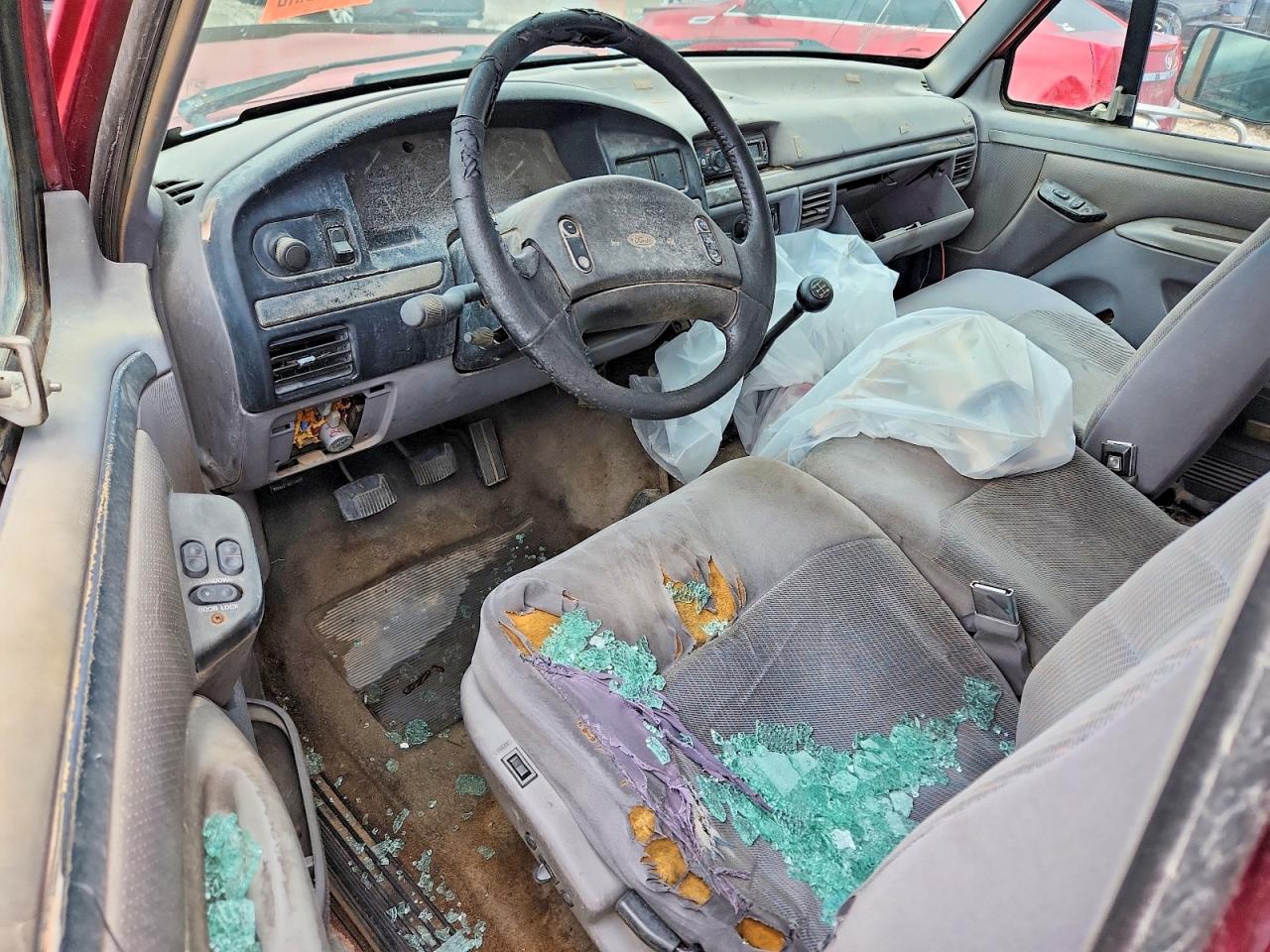 1995 Ford F250 Red vin: 1FTHX26F0SKB23259