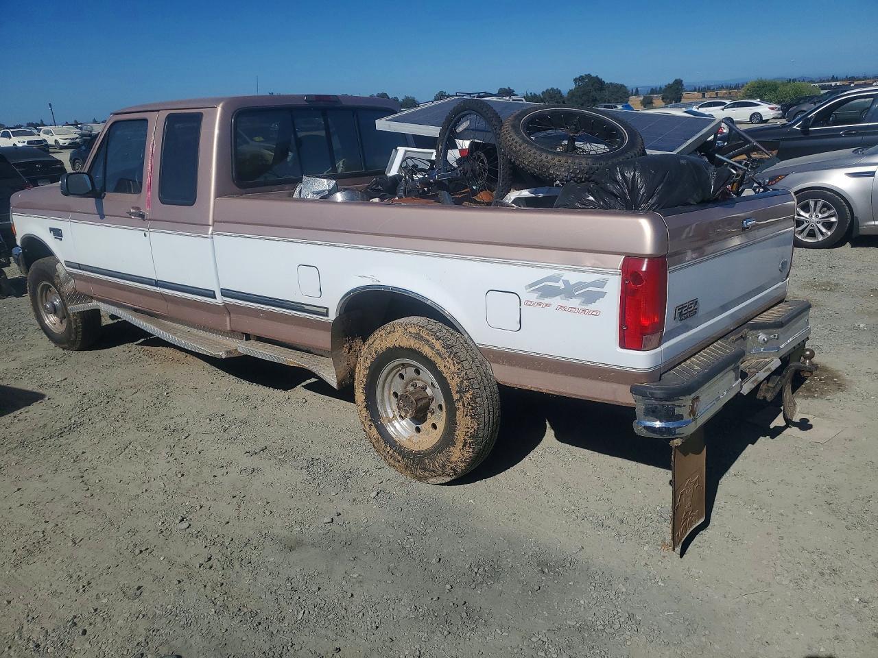 1997 Ford F250 Two Tone vin: 1FTHX26F0VEA09197