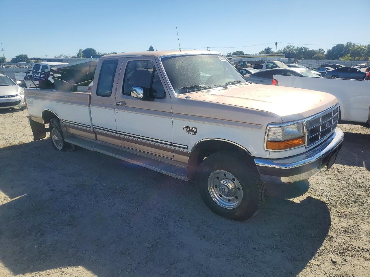 1997 Ford F250 Two Tone vin: 1FTHX26F0VEA09197
