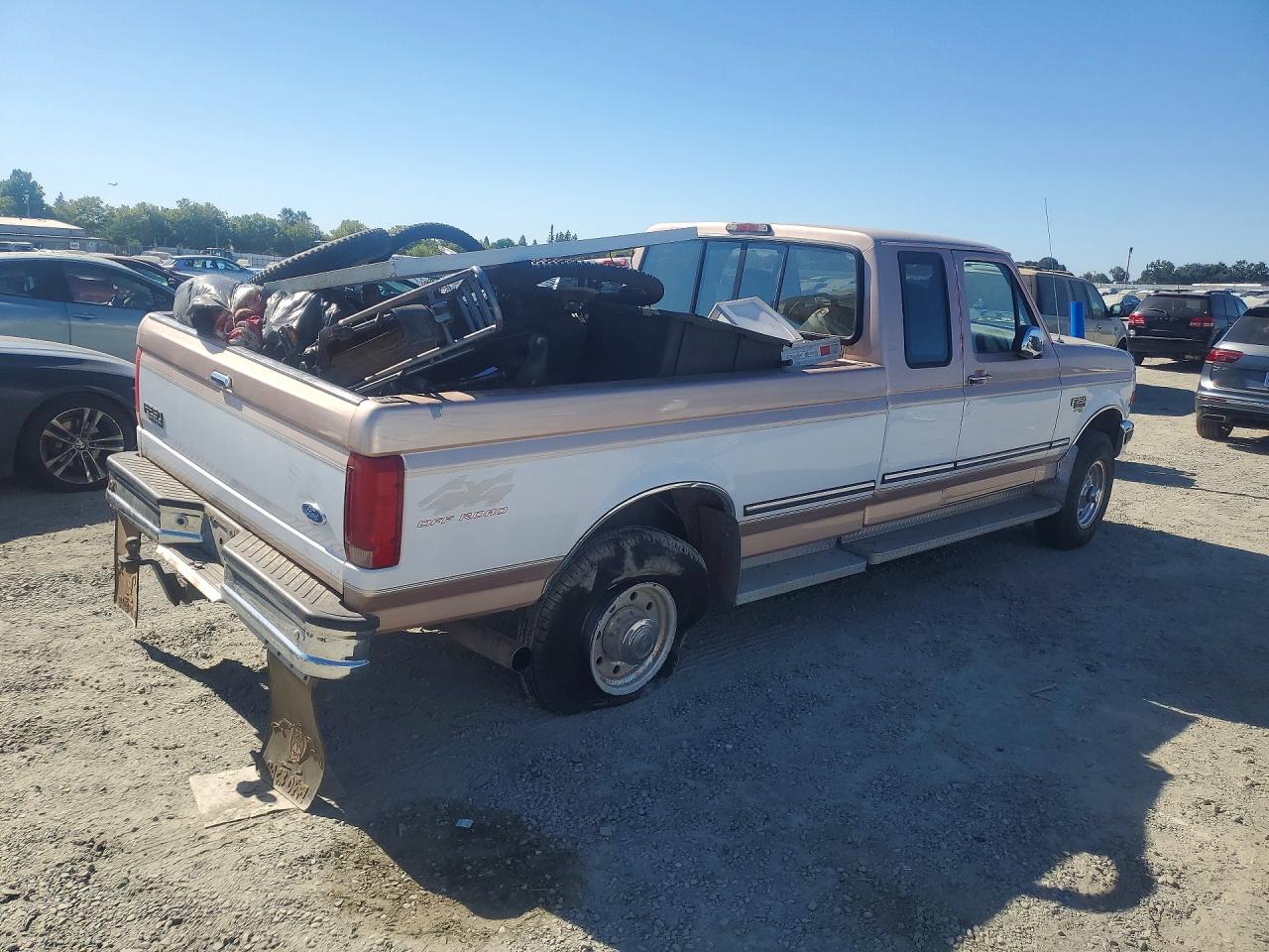 1997 Ford F250 Two Tone vin: 1FTHX26F0VEA09197