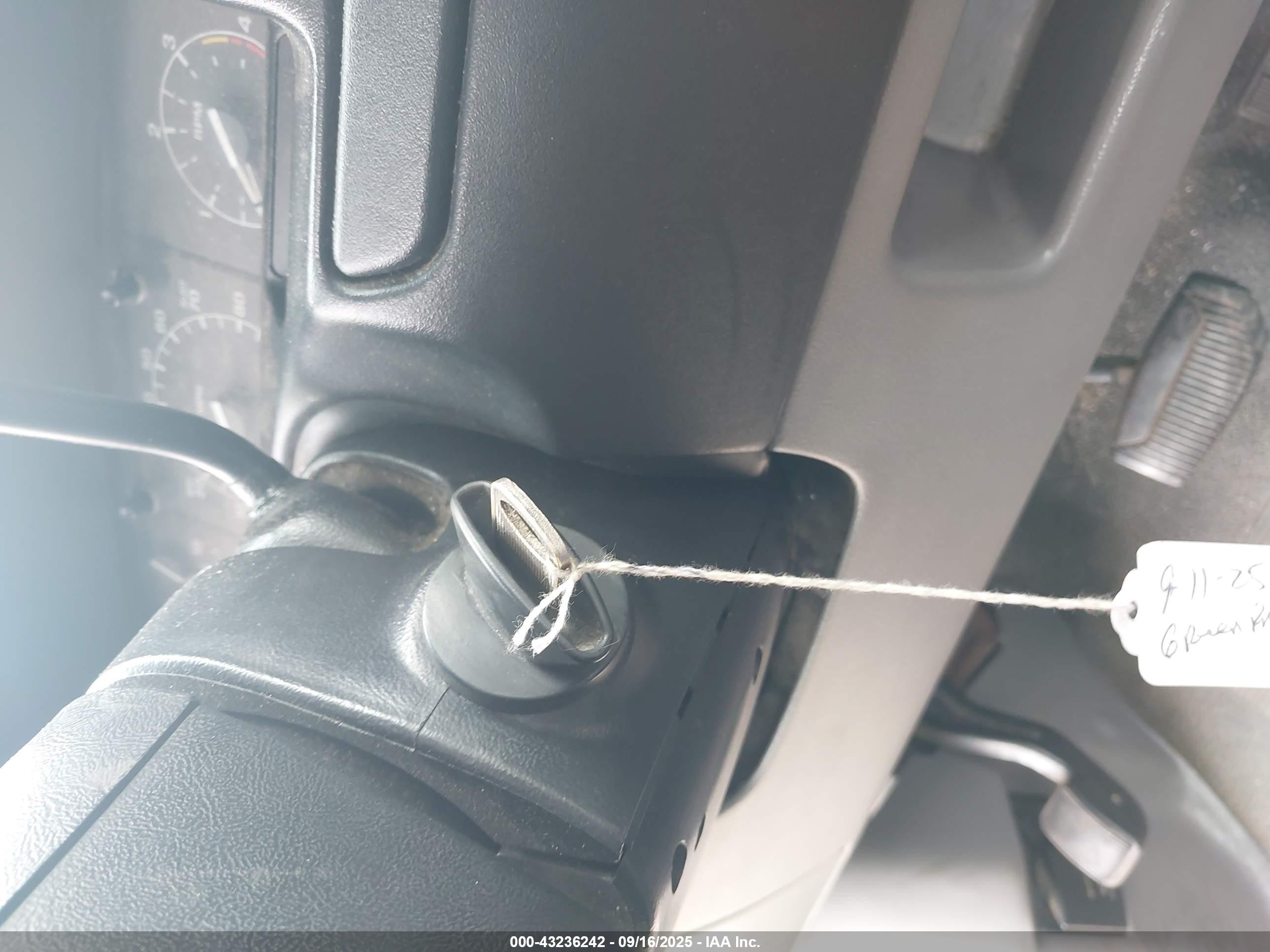 1996 Ford F250   White vin: 1FTHX26F1TEB38157