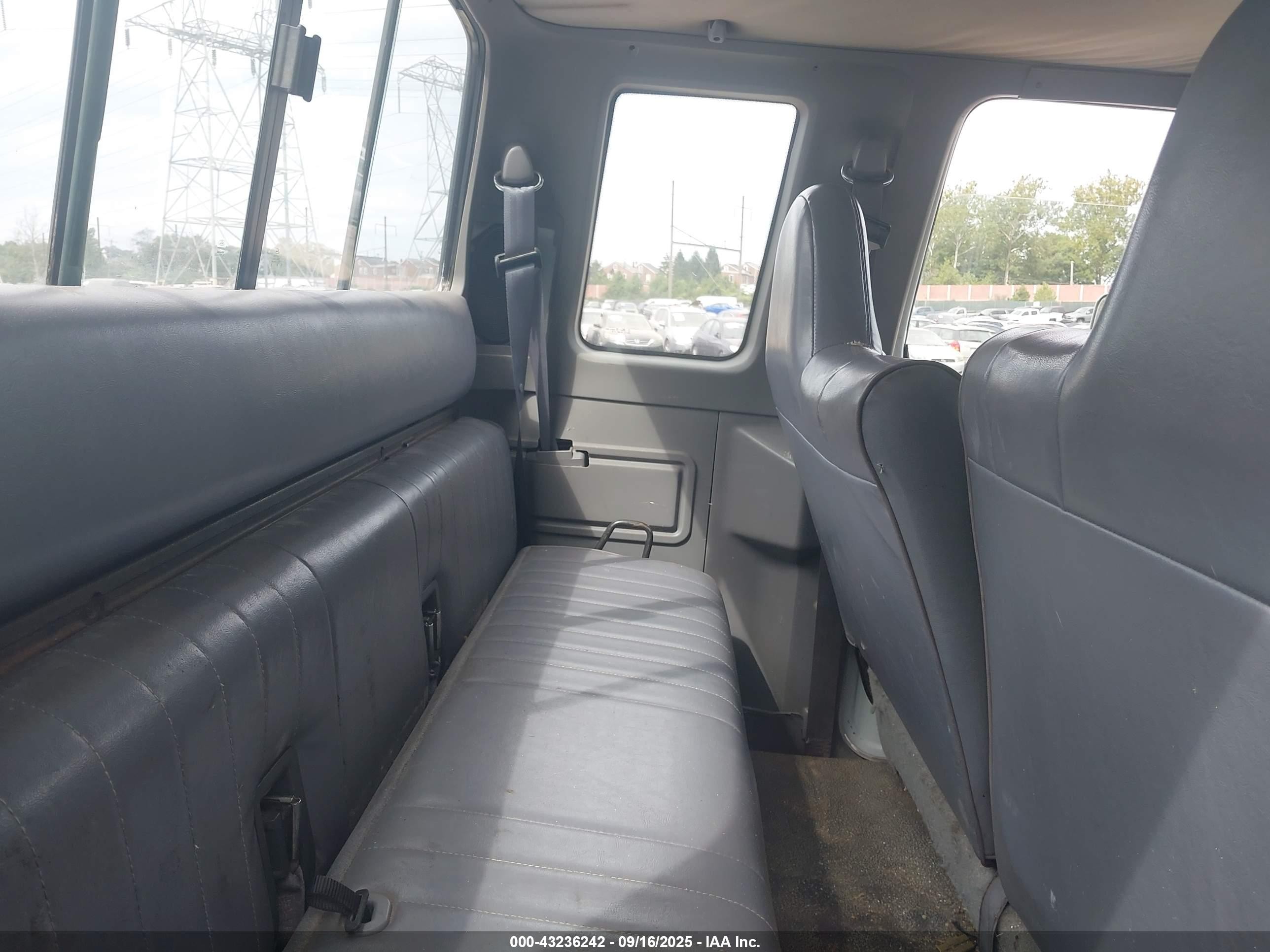 1996 Ford F250   White vin: 1FTHX26F1TEB38157