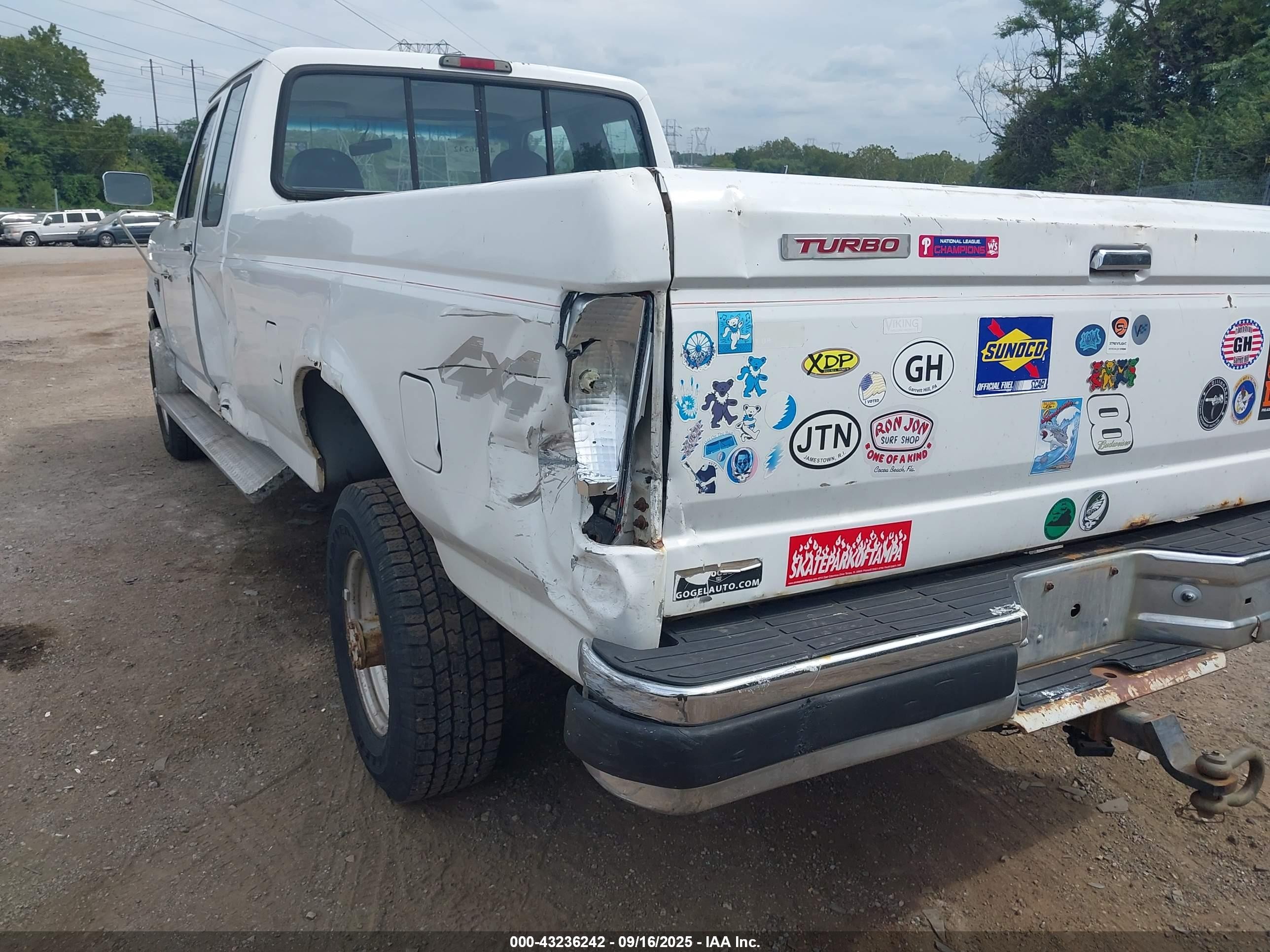 1996 Ford F250   White vin: 1FTHX26F1TEB38157