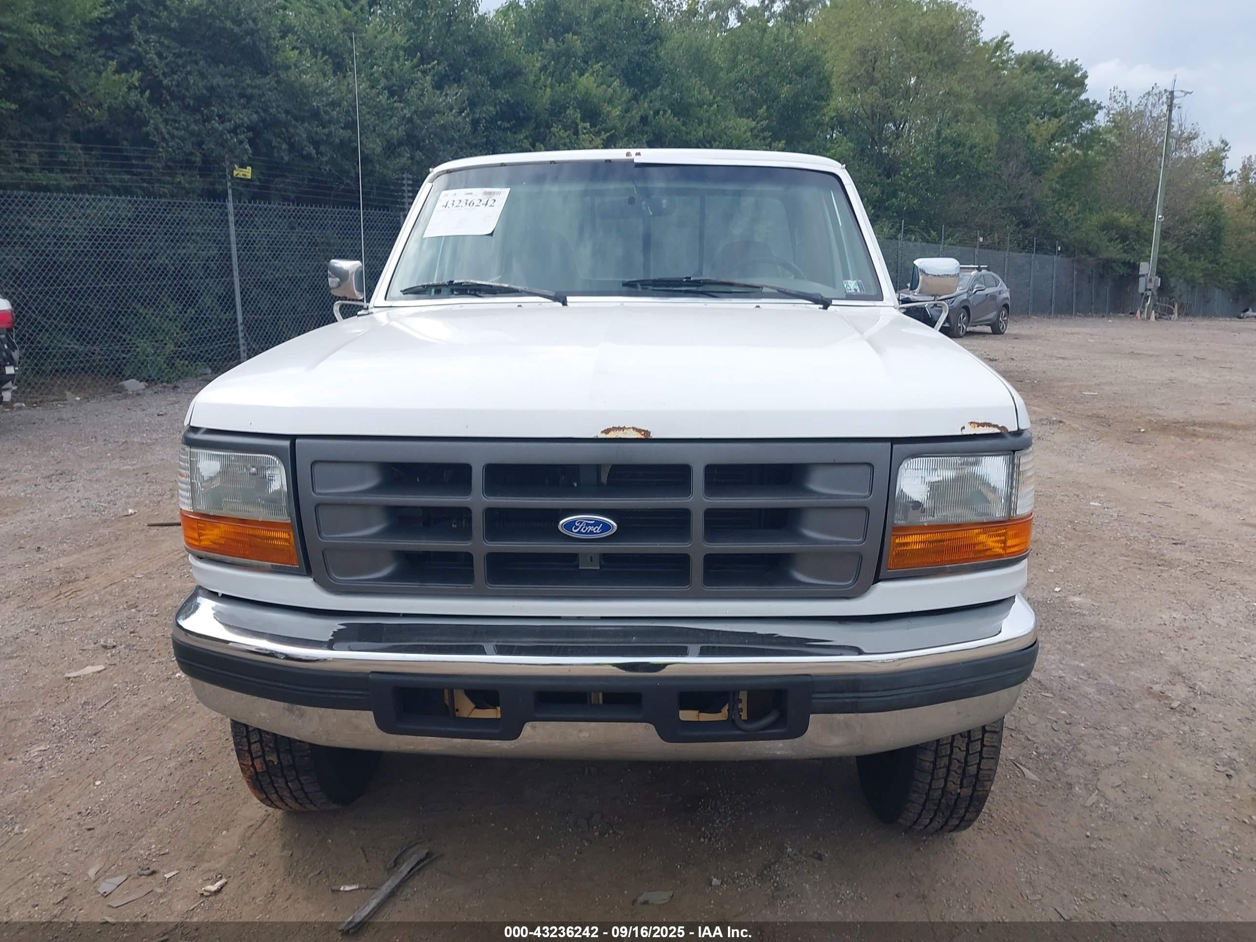 1996 Ford F250   White vin: 1FTHX26F1TEB38157