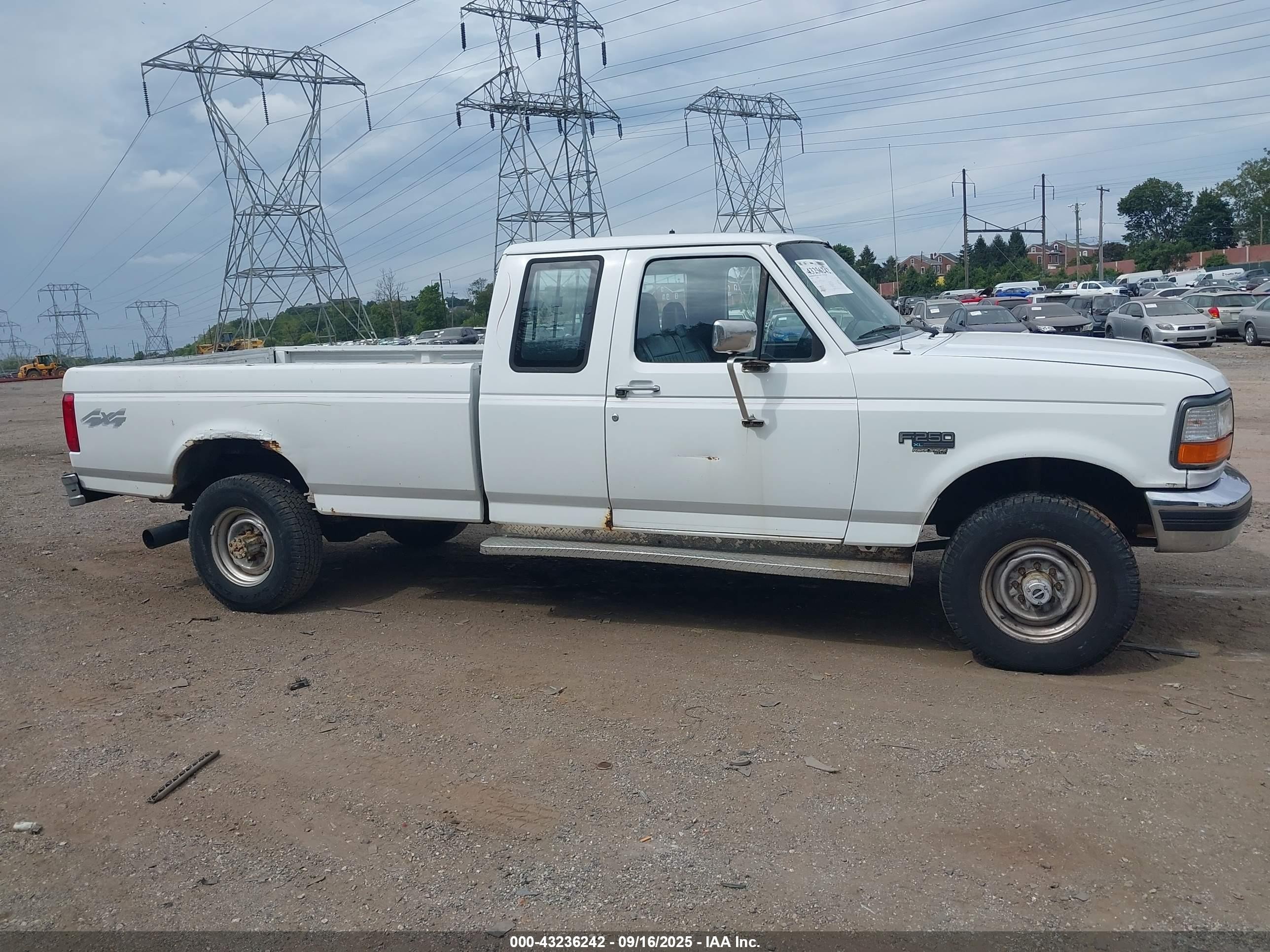 1996 Ford F250   White vin: 1FTHX26F1TEB38157