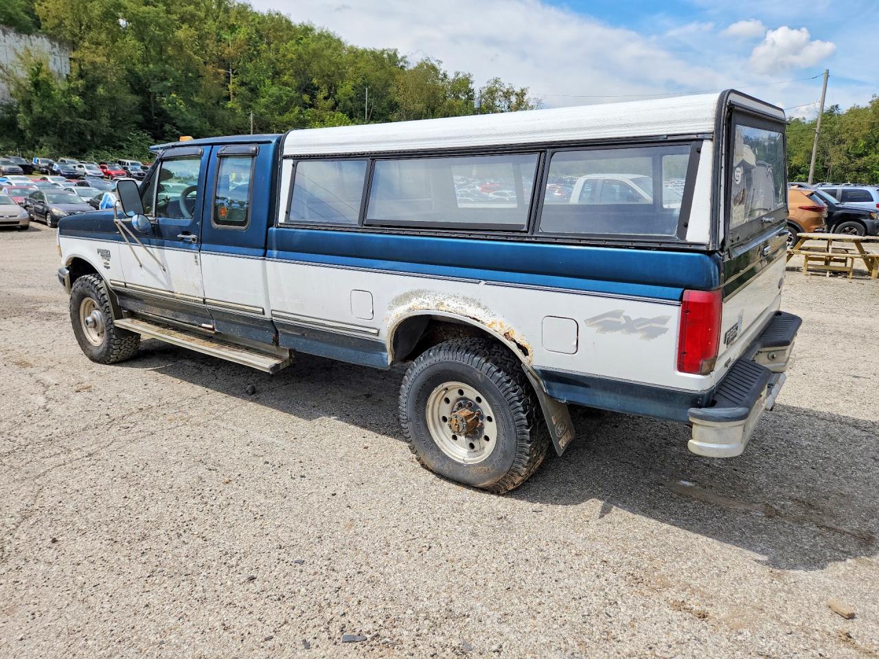 1997 Ford F250 Two Tone vin: 1FTHX26F7VEB25867