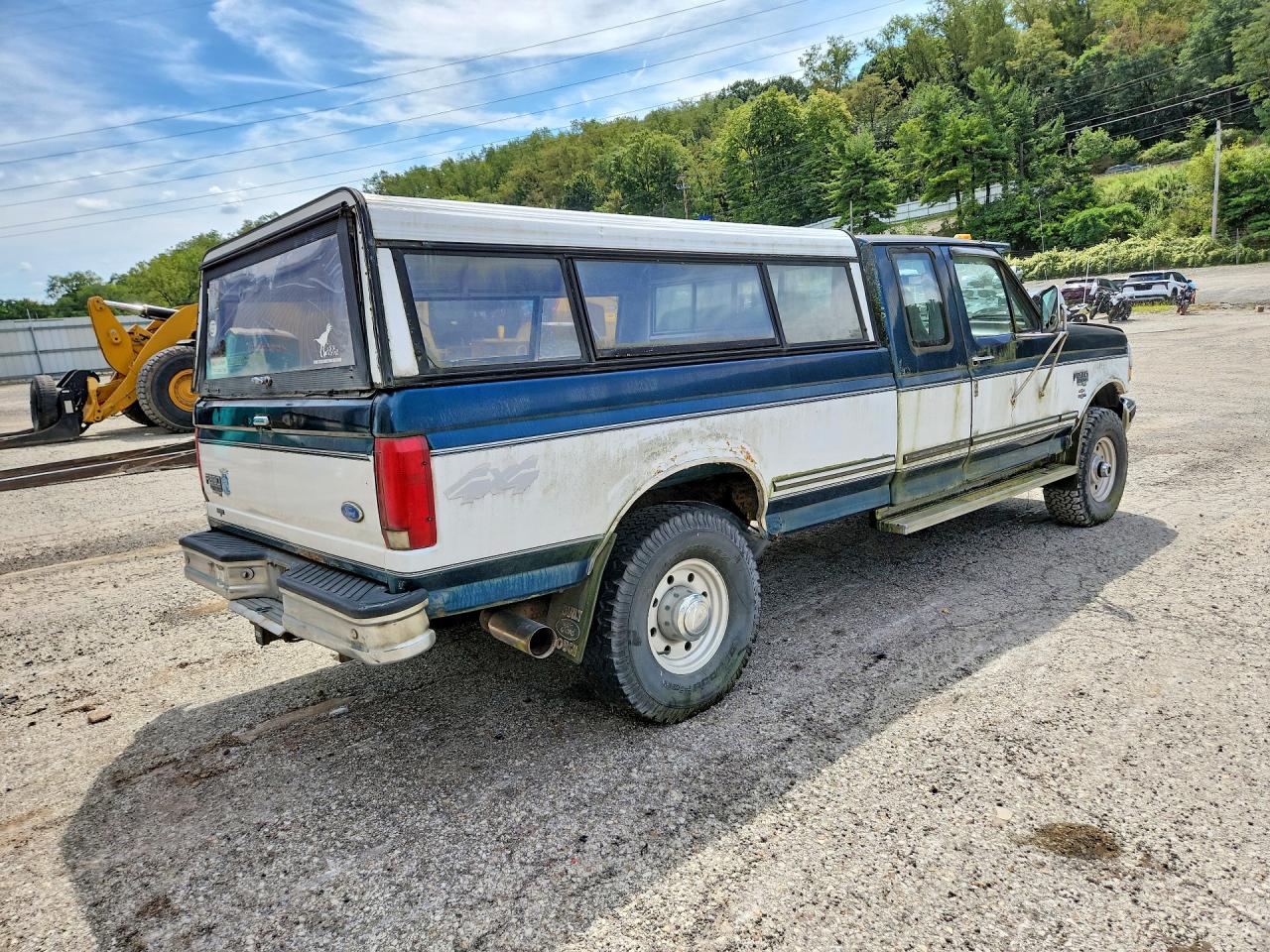 1997 Ford F250 Two Tone vin: 1FTHX26F7VEB25867