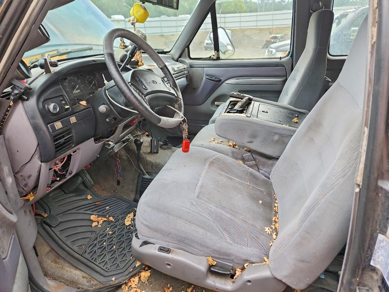 1997 Ford F250 Two Tone vin: 1FTHX26F7VEB25867