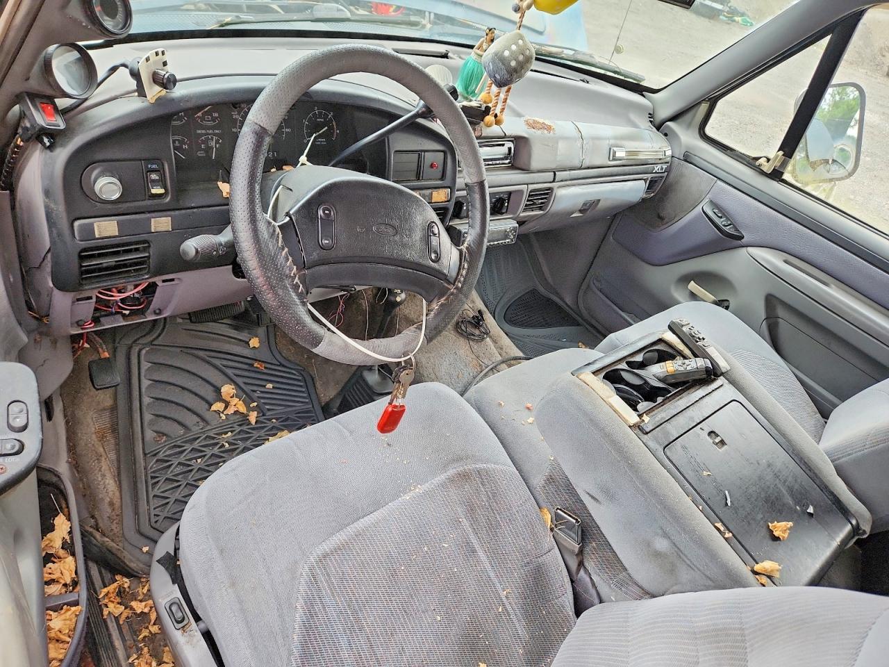 1997 Ford F250 Two Tone vin: 1FTHX26F7VEB25867