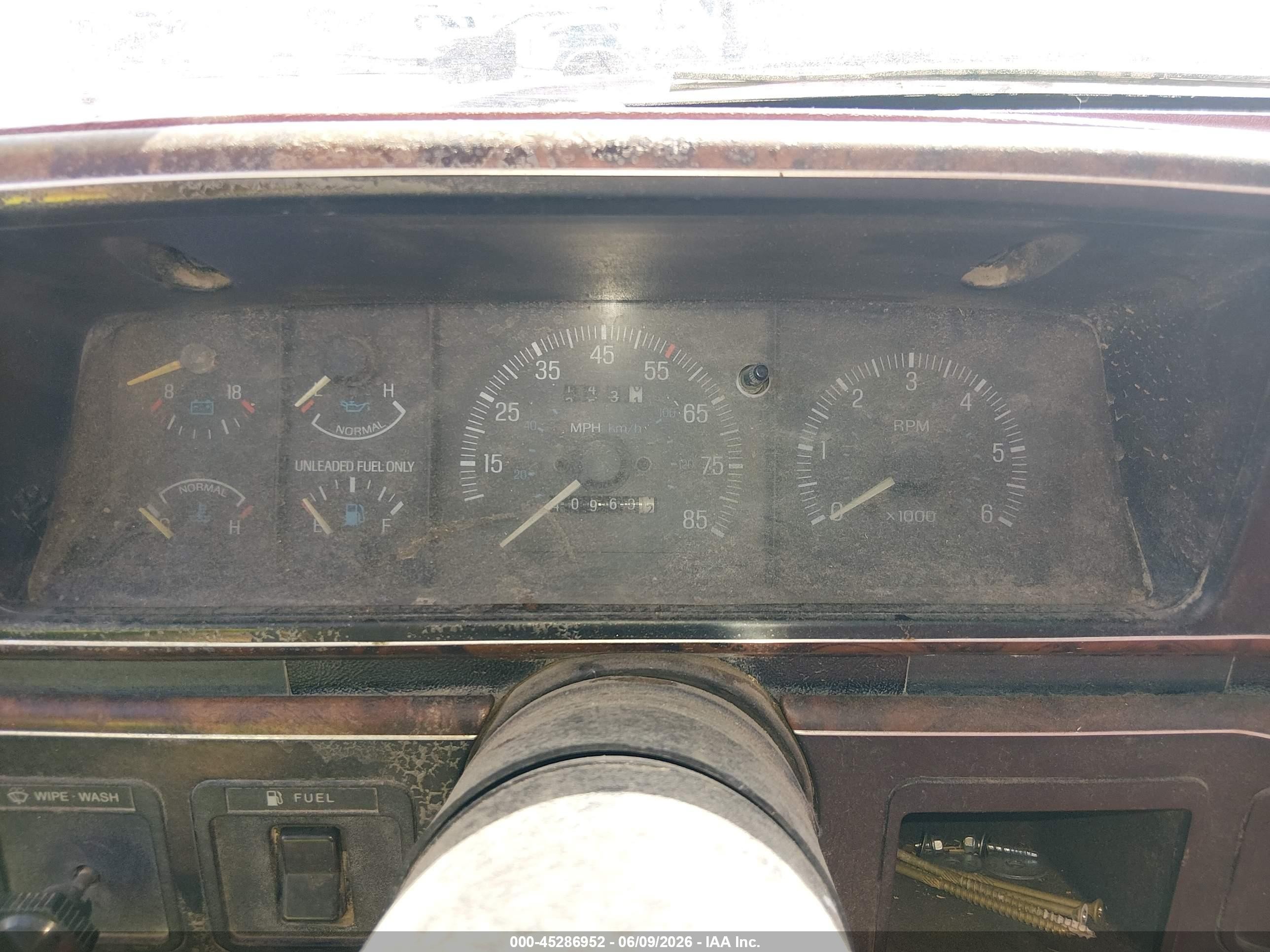 1990 Ford F250   Red vin: 1FTHX26G1LKA23584