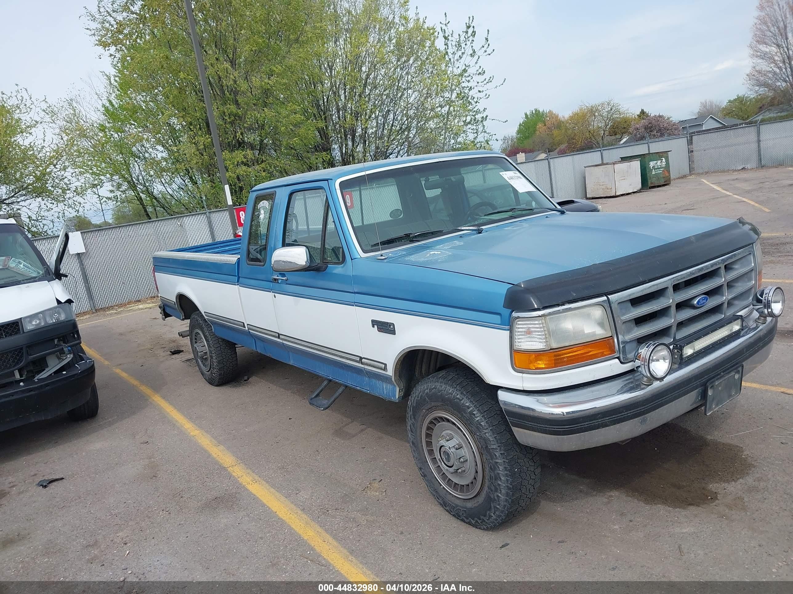1993 Ford F250   Blue vin: 1FTHX26G1PKA17662