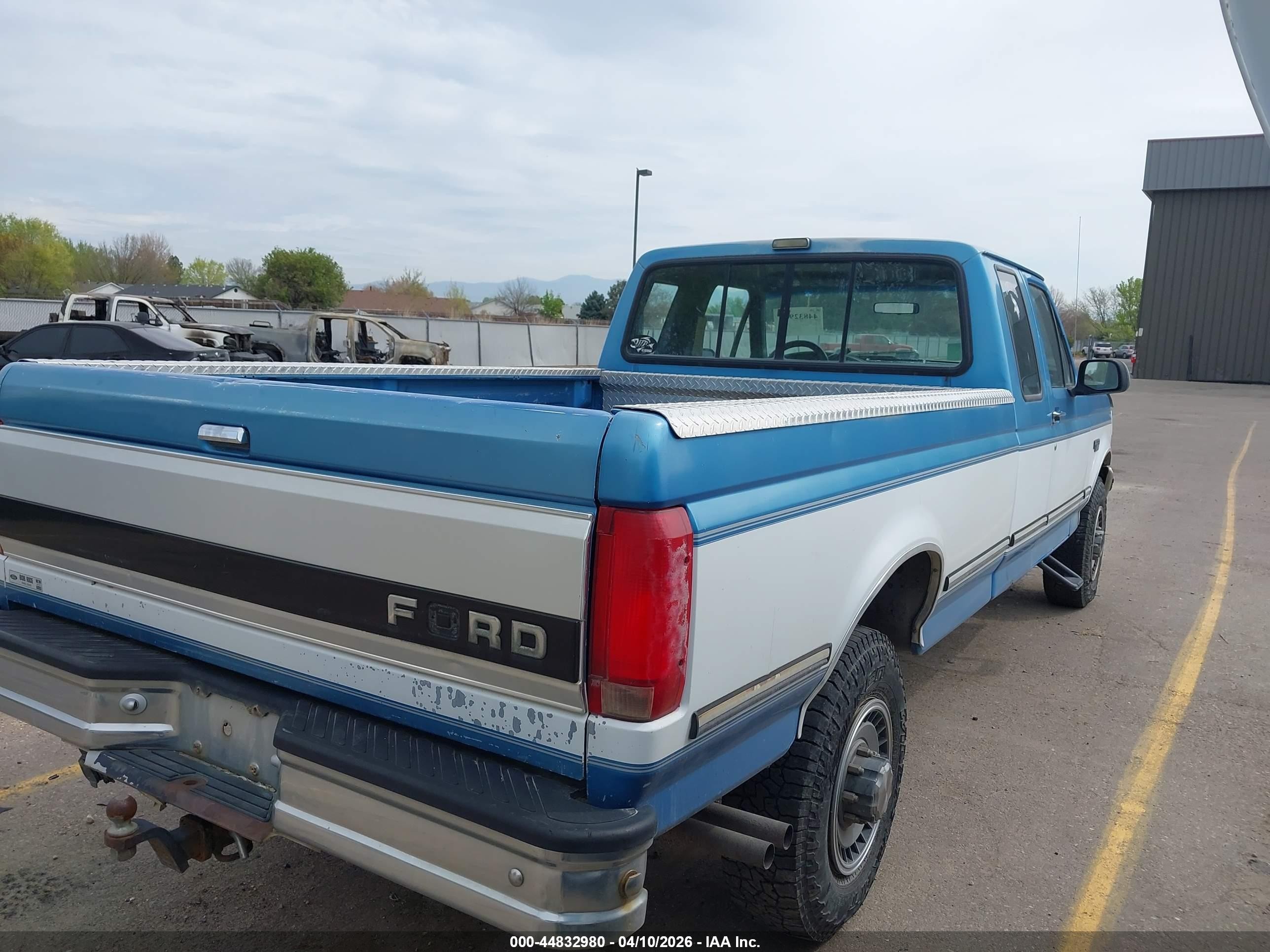 1993 Ford F250   Blue vin: 1FTHX26G1PKA17662
