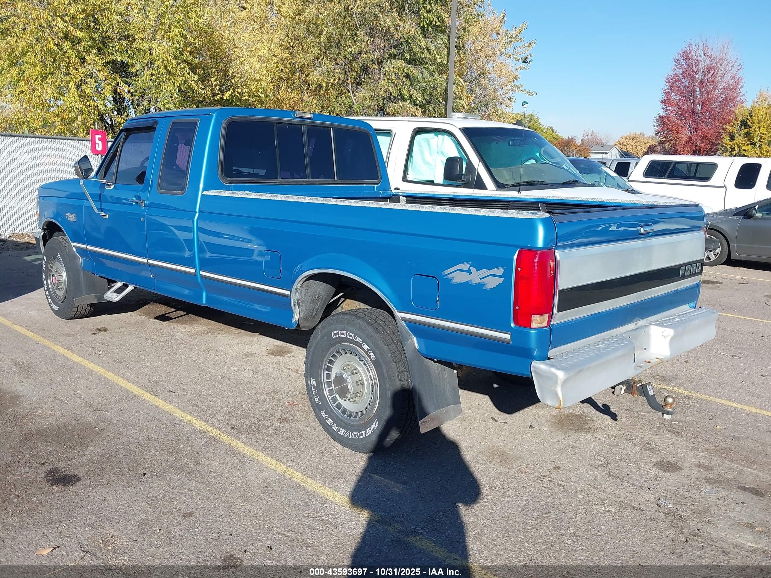 1993 Ford F250   Blue vin: 1FTHX26G1PKB86709