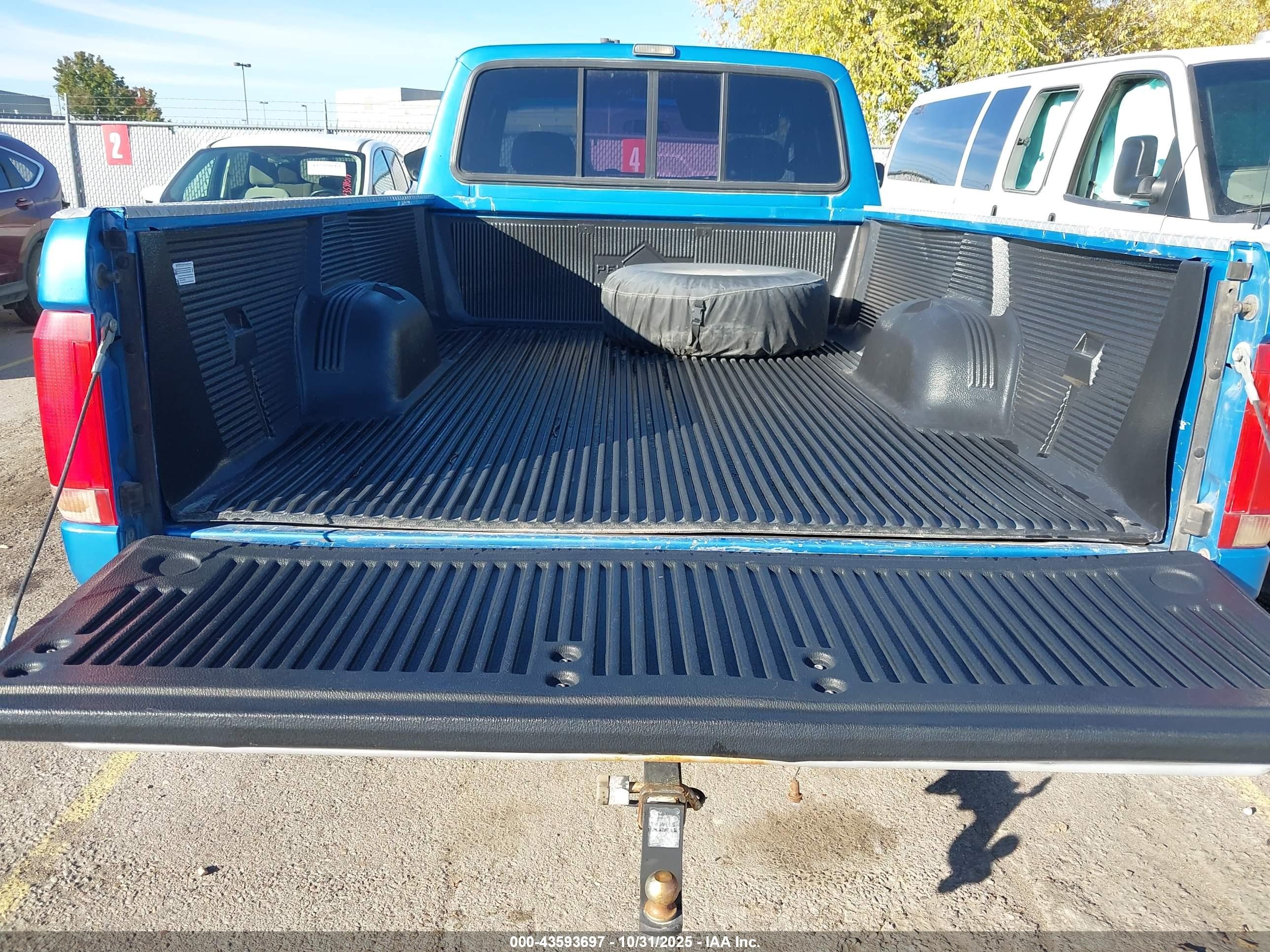 1993 Ford F250   Blue vin: 1FTHX26G1PKB86709