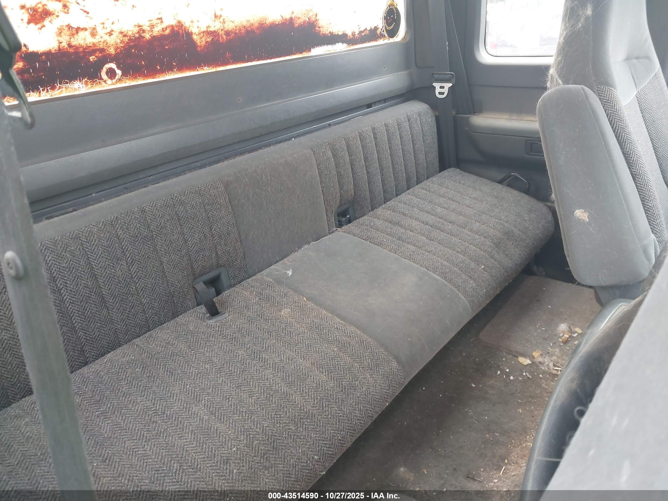 1993 Ford F250   Silver vin: 1FTHX26G4PKA66225