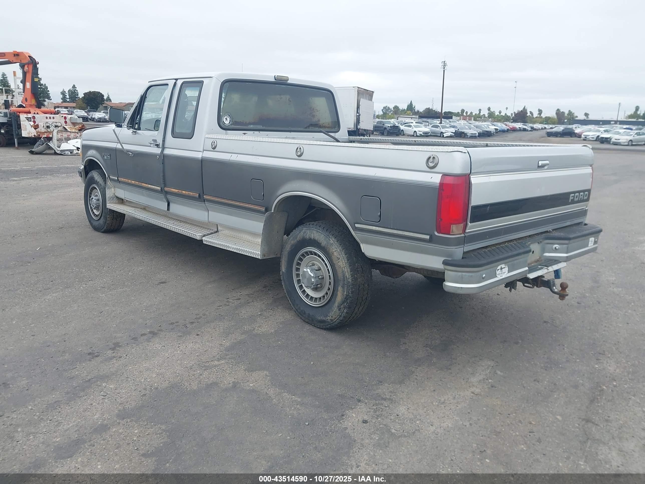 1993 Ford F250   Silver vin: 1FTHX26G4PKA66225