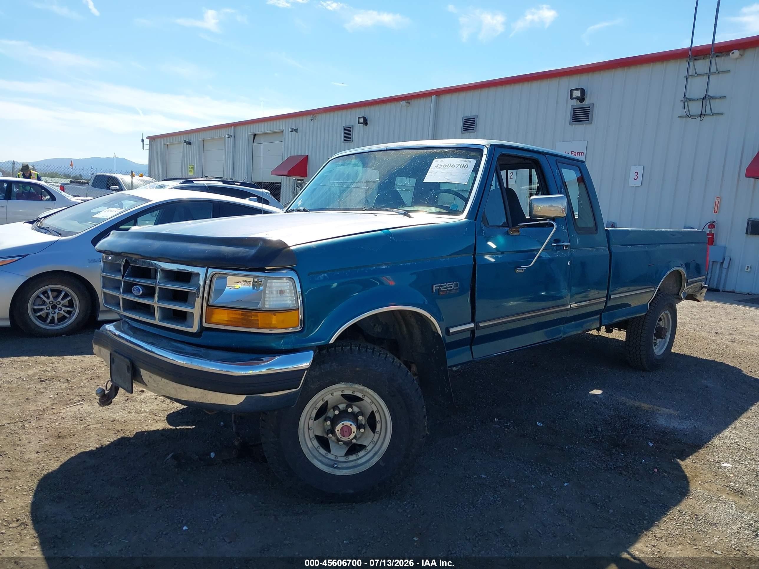1993 Ford F250   Green vin: 1FTHX26G4PKB77745