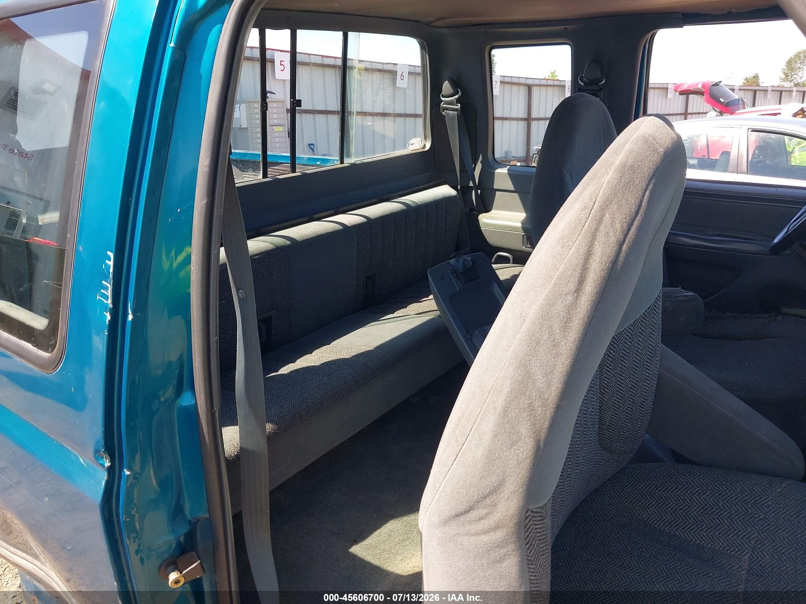 1993 Ford F250   Green vin: 1FTHX26G4PKB77745