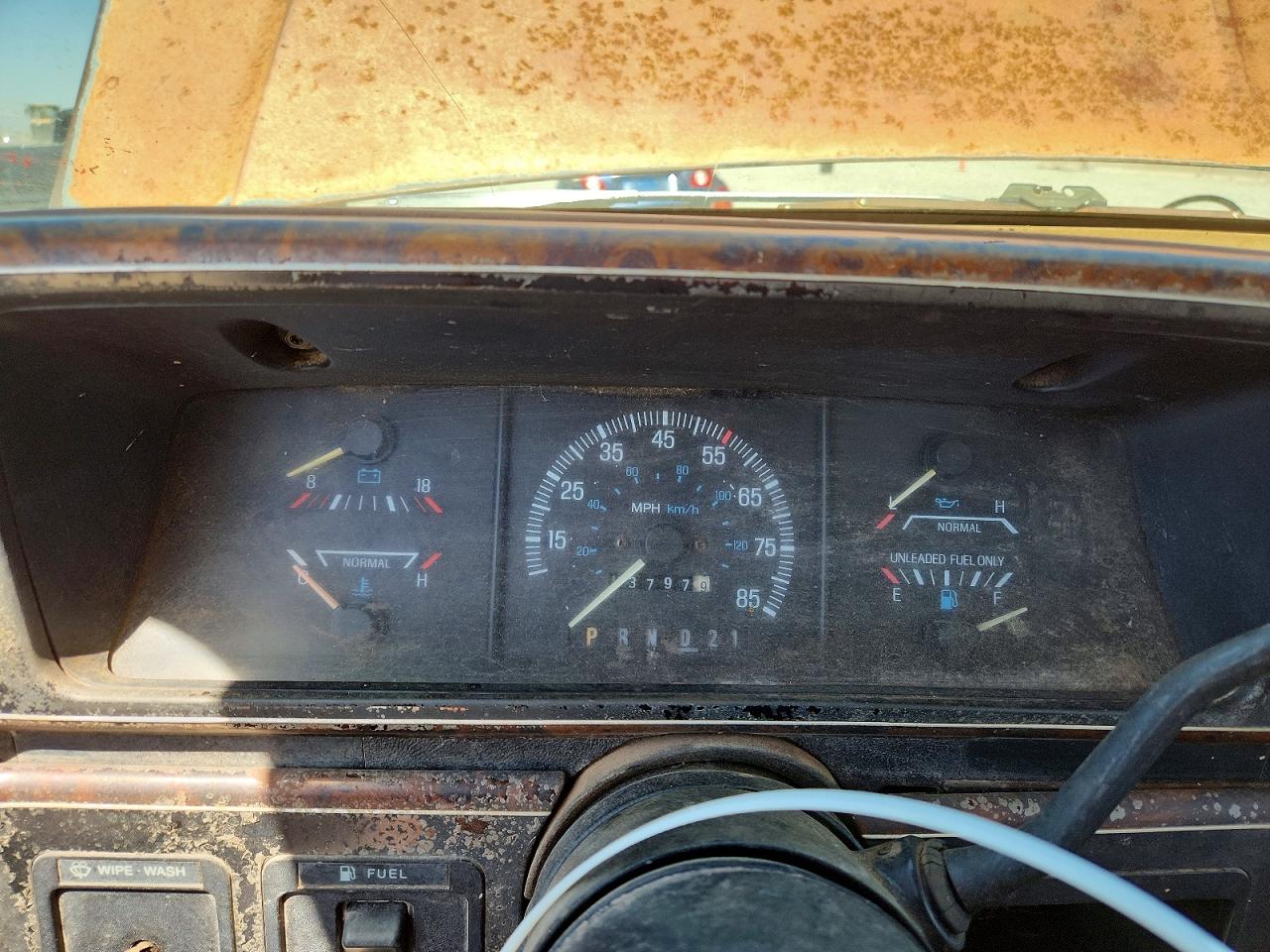 1989 Ford F250 Two Tone vin: 1FTHX26G5KKA32528