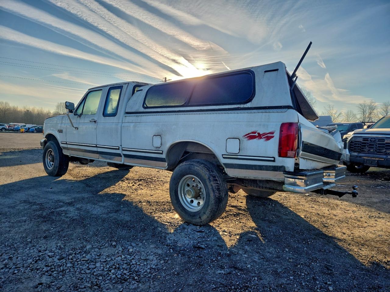 1993 Ford F250 Белый vin: 1FTHX26G5PKA75984