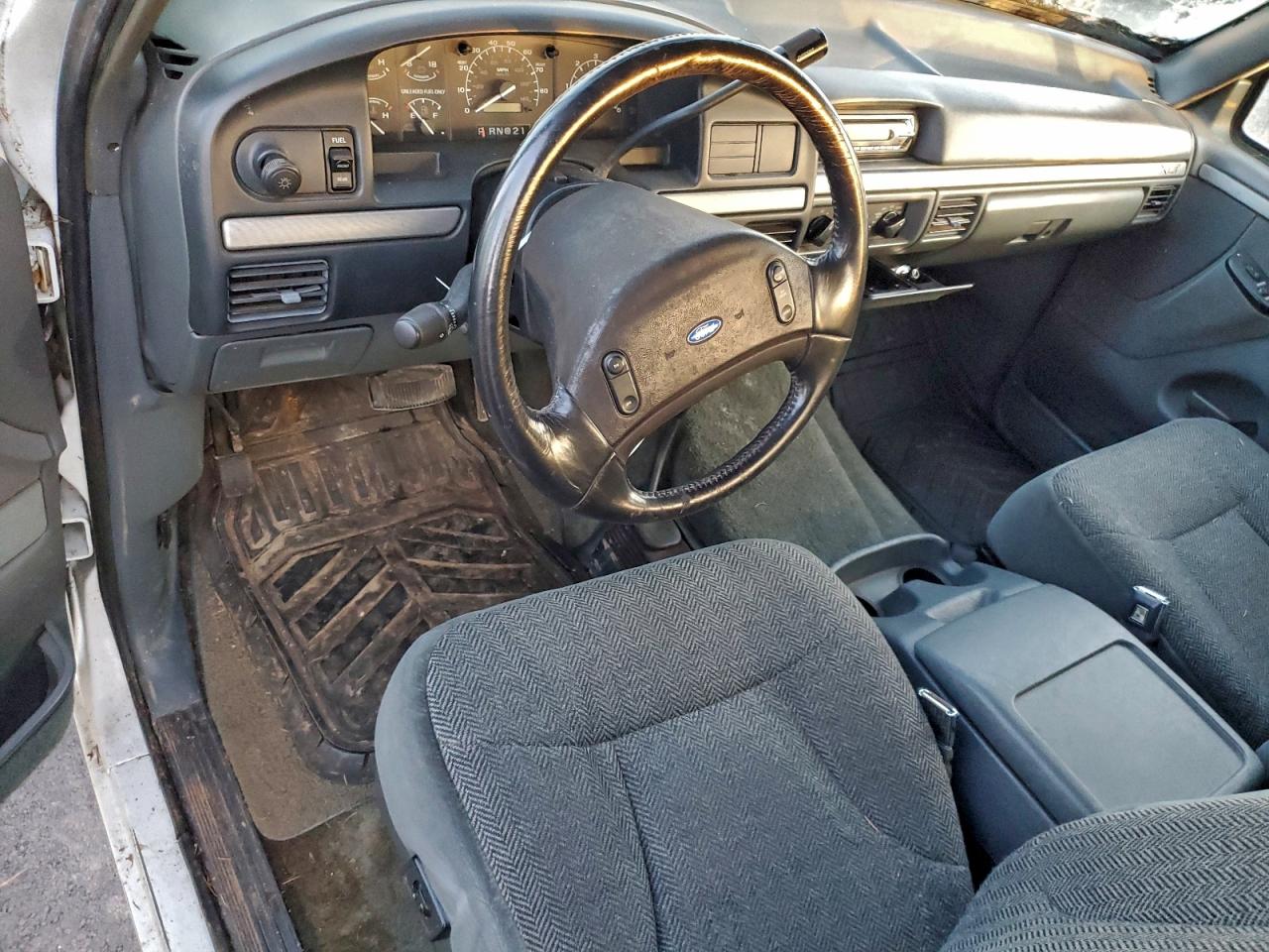 1993 Ford F250 Белый vin: 1FTHX26G5PKA75984