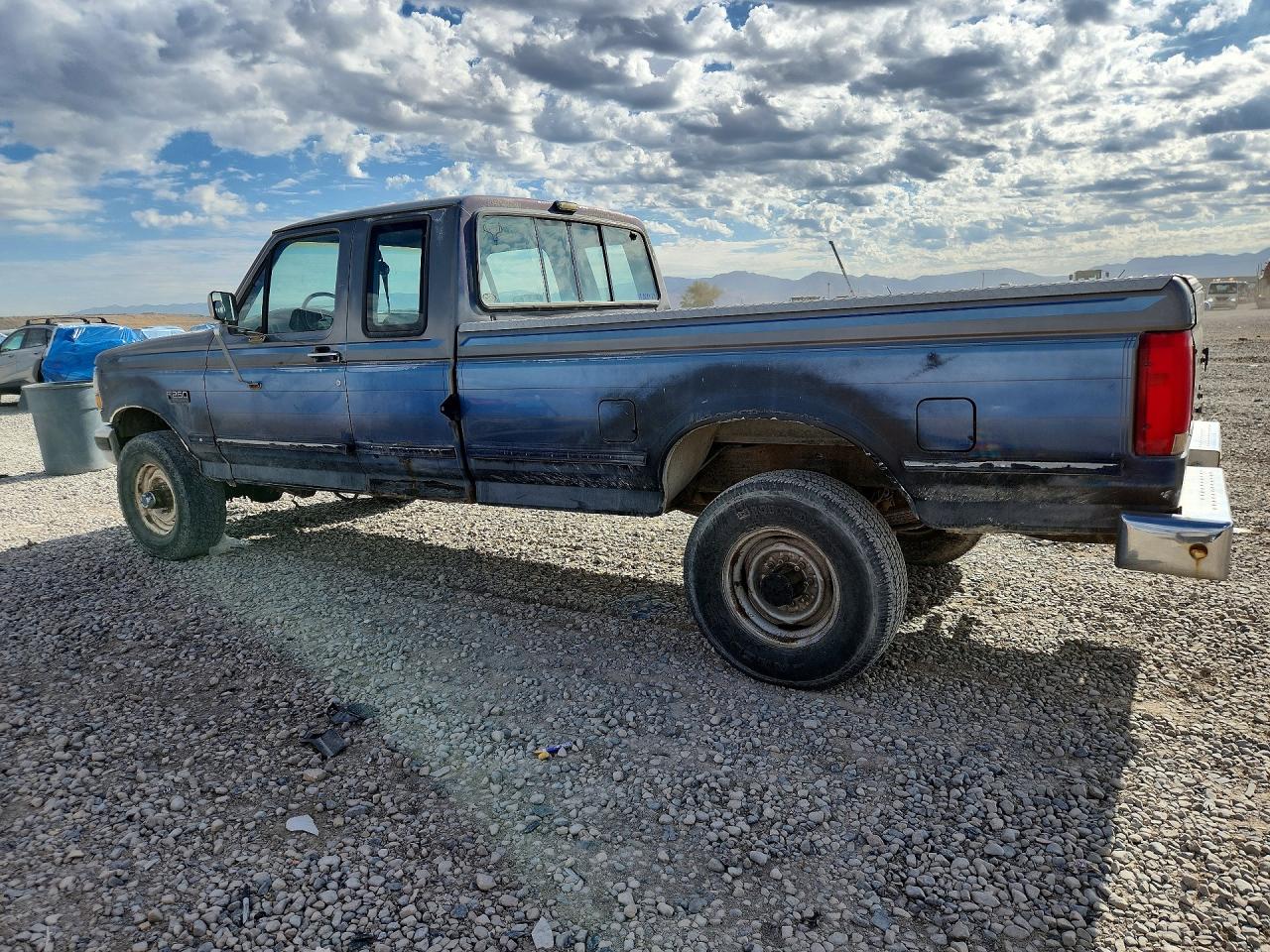 1993 Ford F250 Blue vin: 1FTHX26G5PKB14752