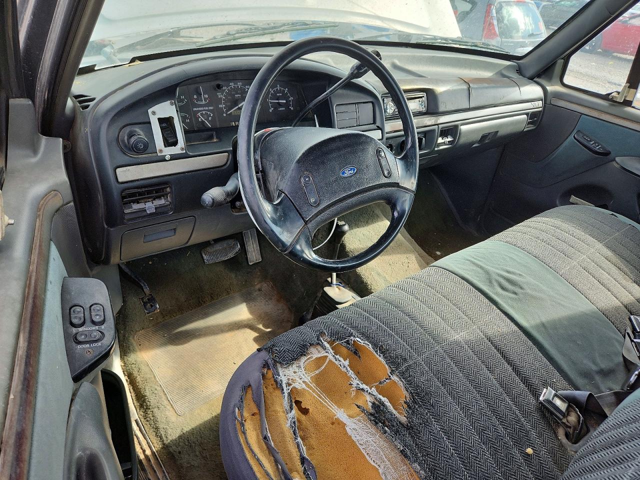 1993 Ford F250 Blue vin: 1FTHX26G5PKB14752