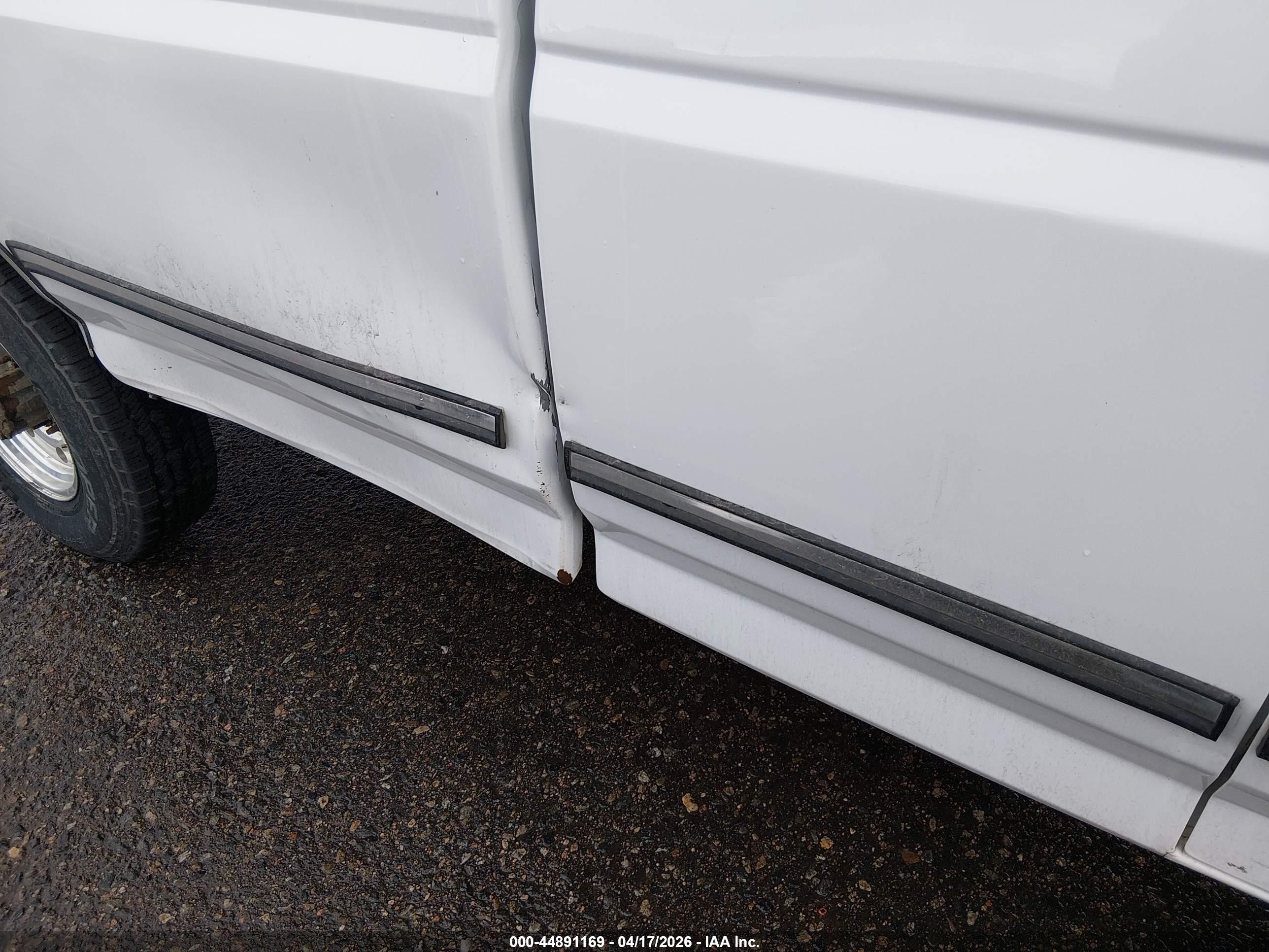 1997 Ford F-250 Xl White vin: 1FTHX26G5VEC30142