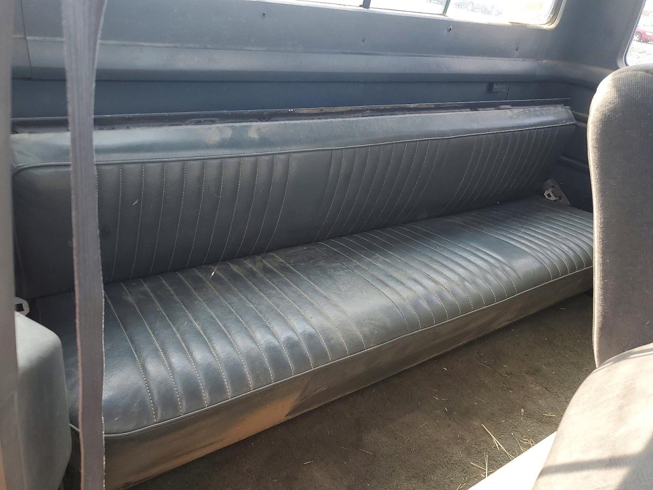 1989 Ford F250 Two Tone vin: 1FTHX26G6KKA96464