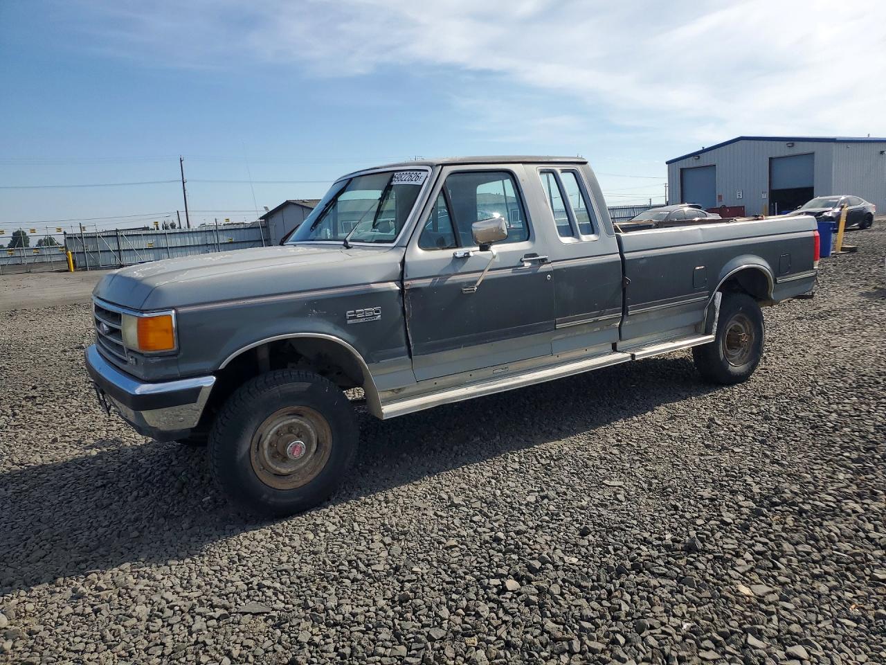 1989 Ford F250 Two Tone vin: 1FTHX26G6KKA96464