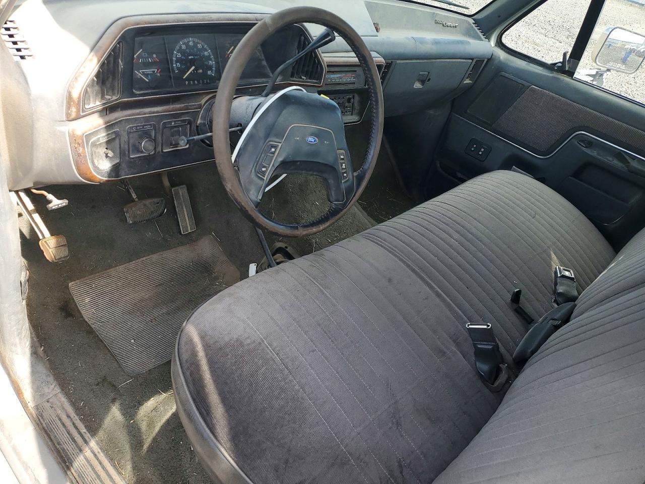 1989 Ford F250 Two Tone vin: 1FTHX26G6KKA96464