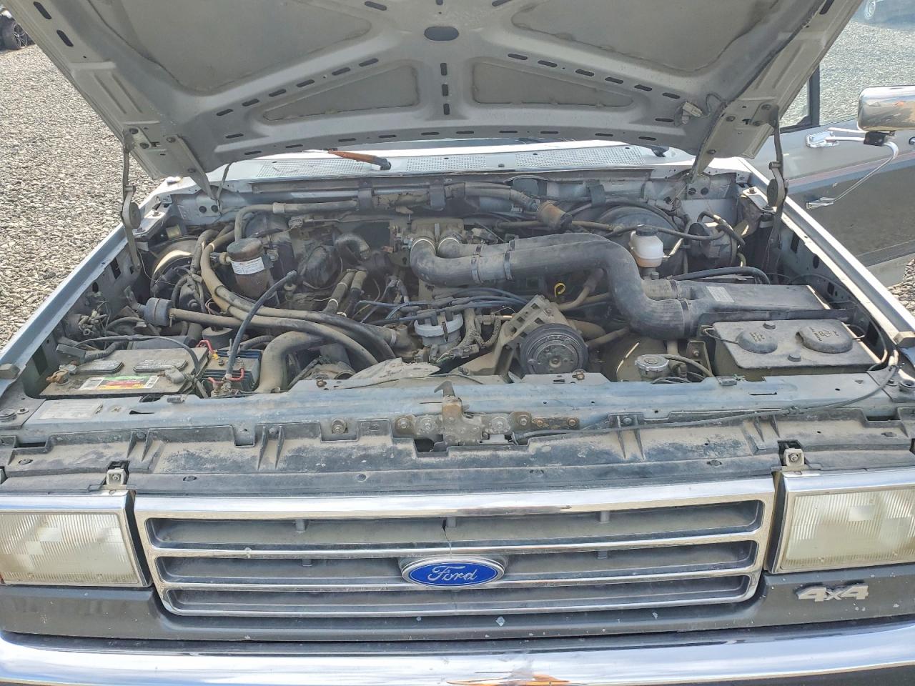1989 Ford F250 Two Tone vin: 1FTHX26G6KKA96464