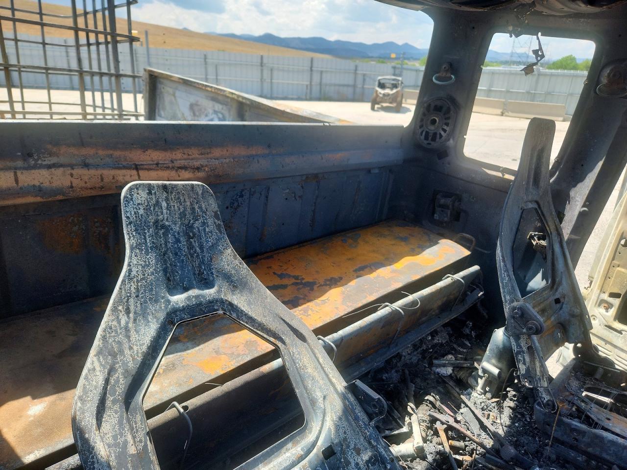 1992 Ford F250 Burn vin: 1FTHX26G6NKA00854