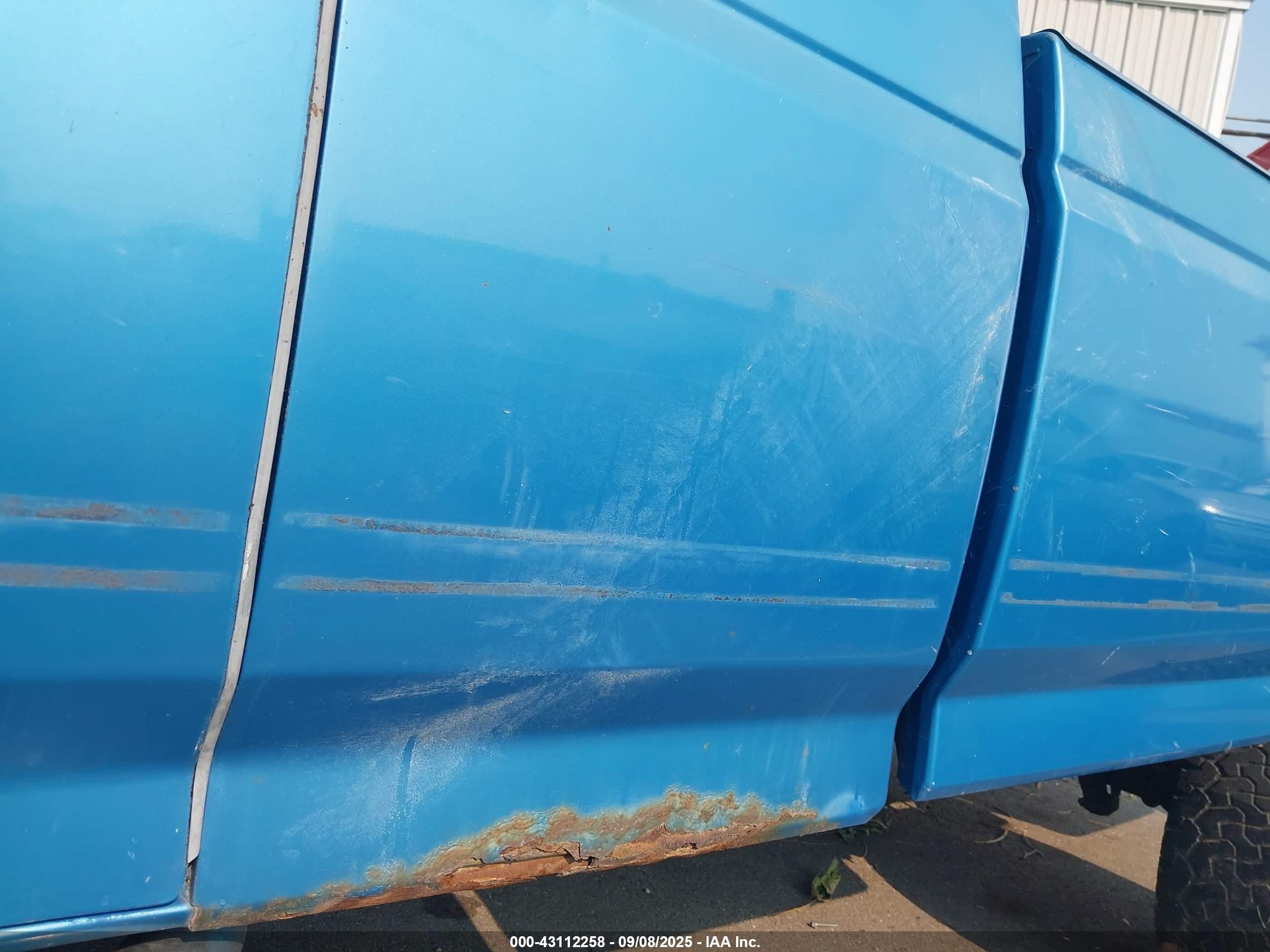 1993 Ford F250   Blue vin: 1FTHX26G6PKA52231
