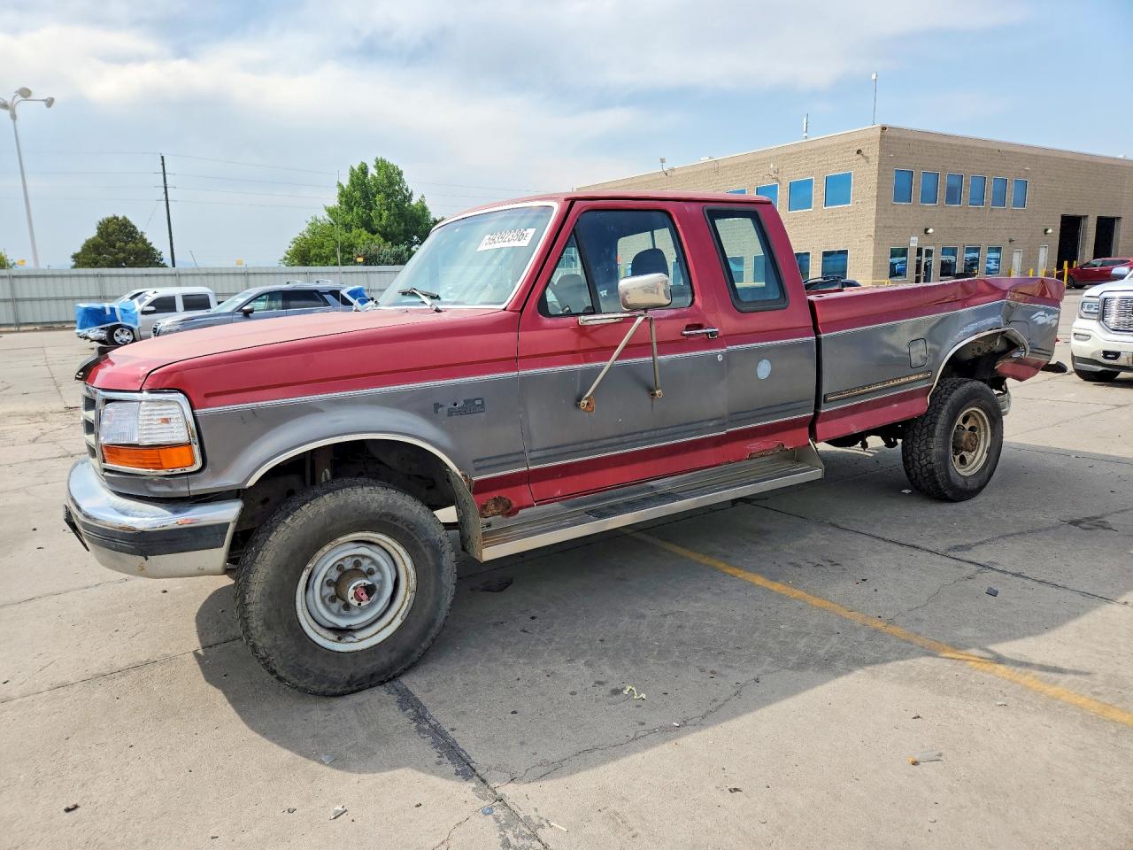 1993 Ford F250 Two Tone vin: 1FTHX26G7PKB40379
