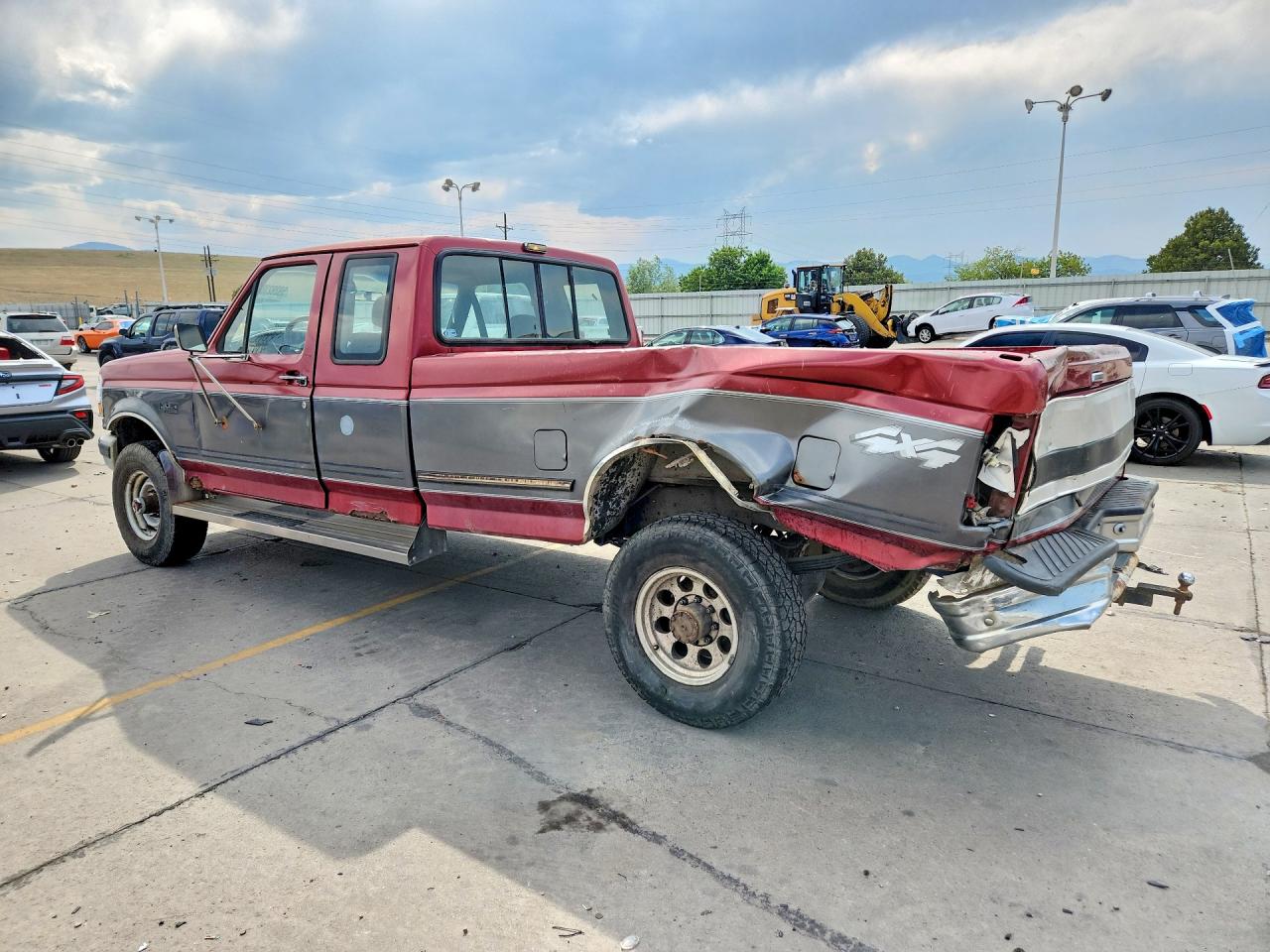 1993 Ford F250 Two Tone vin: 1FTHX26G7PKB40379