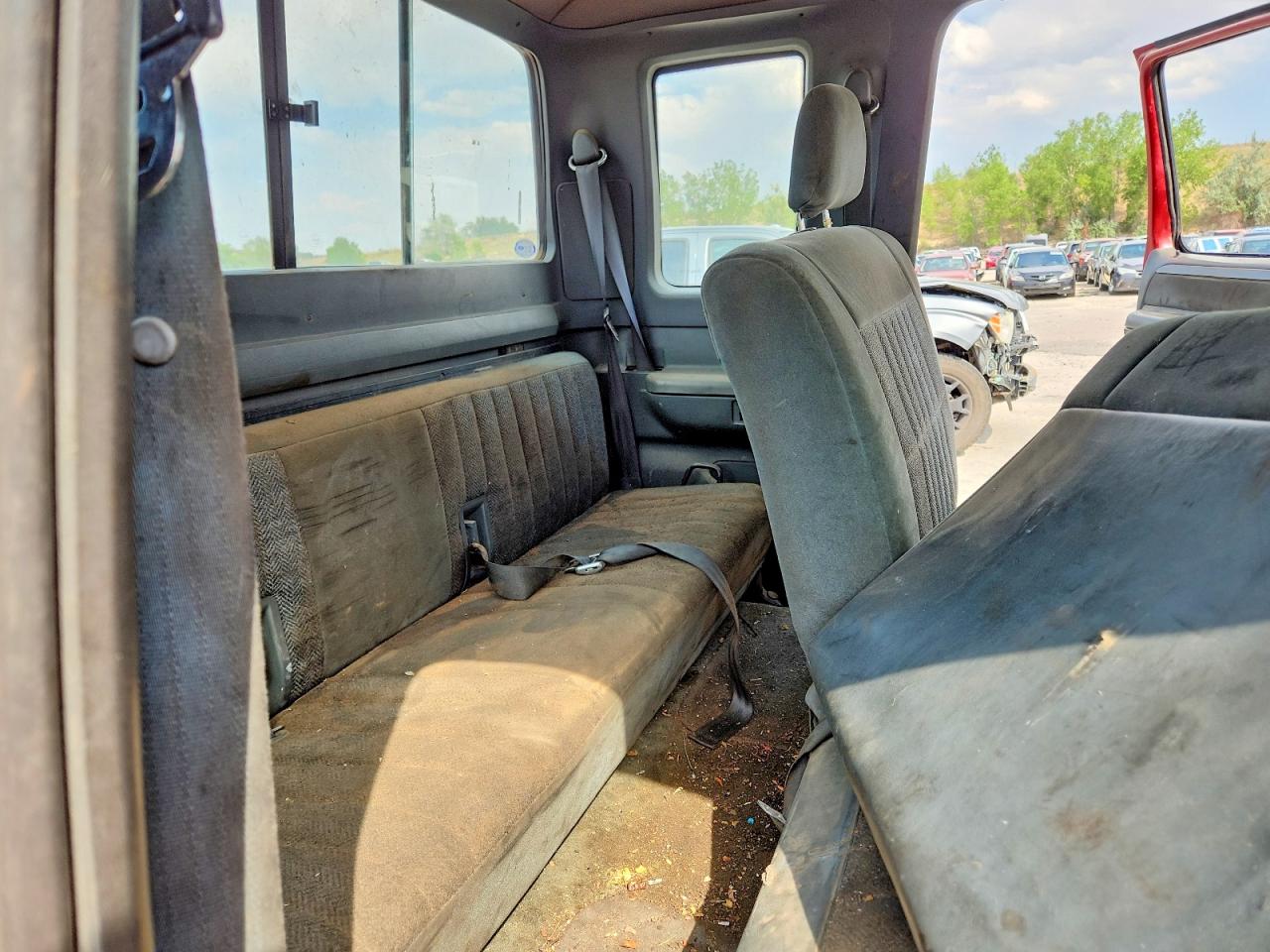 1993 Ford F250 Two Tone vin: 1FTHX26G7PKB40379