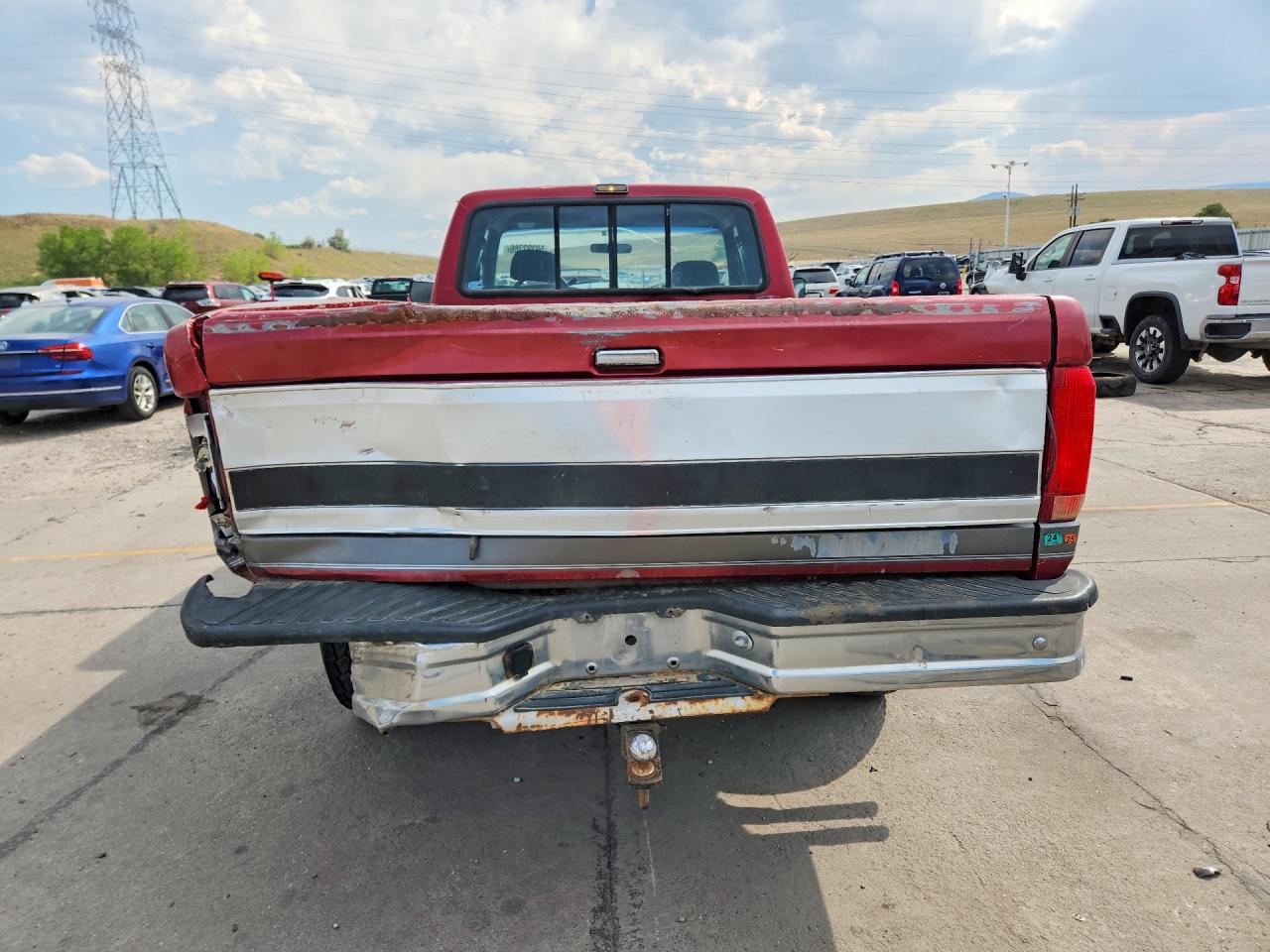 1993 Ford F250 Two Tone vin: 1FTHX26G7PKB40379