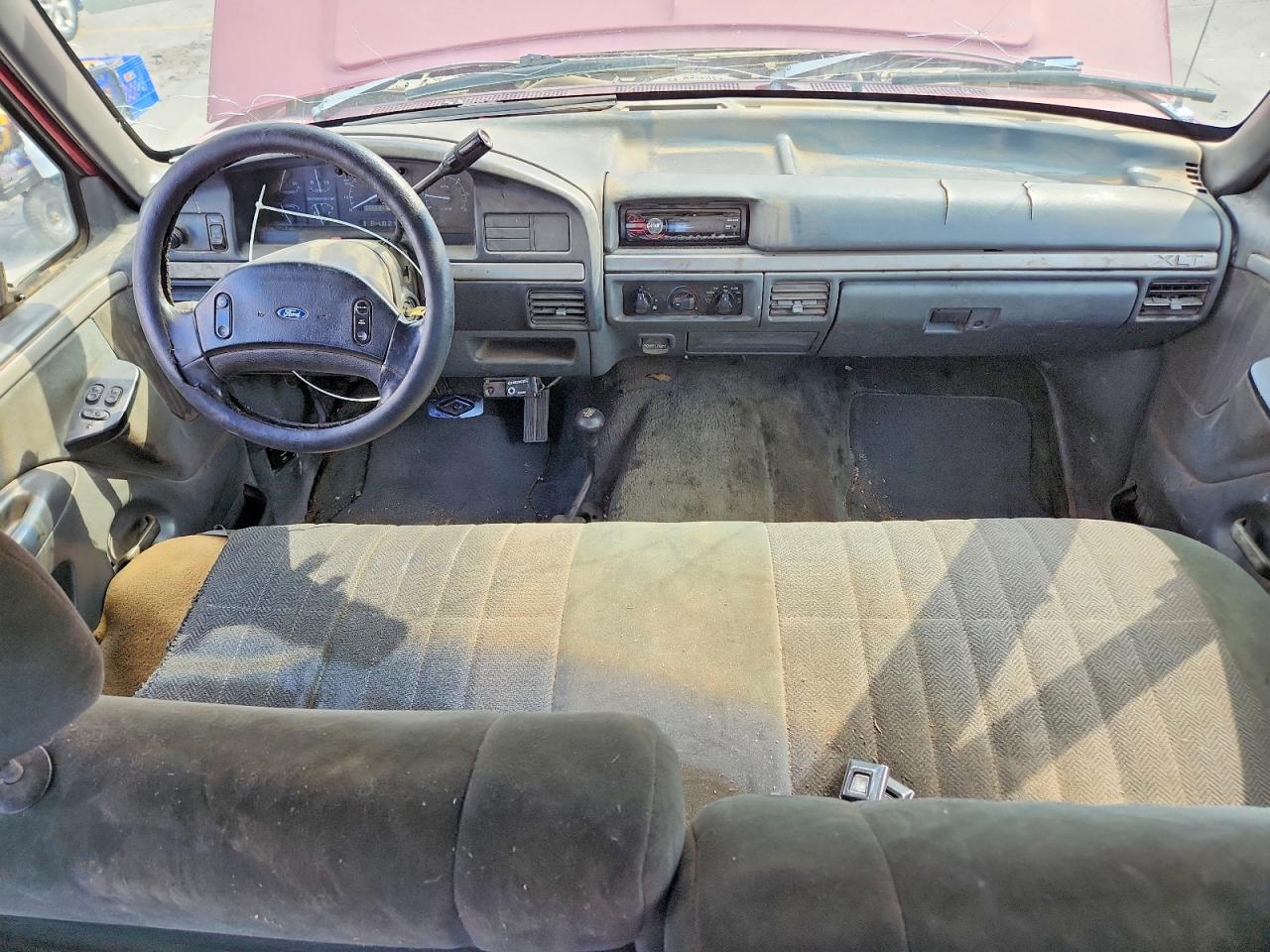 1993 Ford F250 Two Tone vin: 1FTHX26G7PKB40379