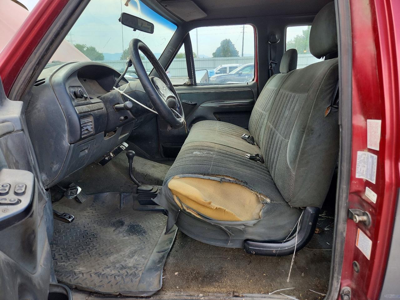 1993 Ford F250 Two Tone vin: 1FTHX26G7PKB40379