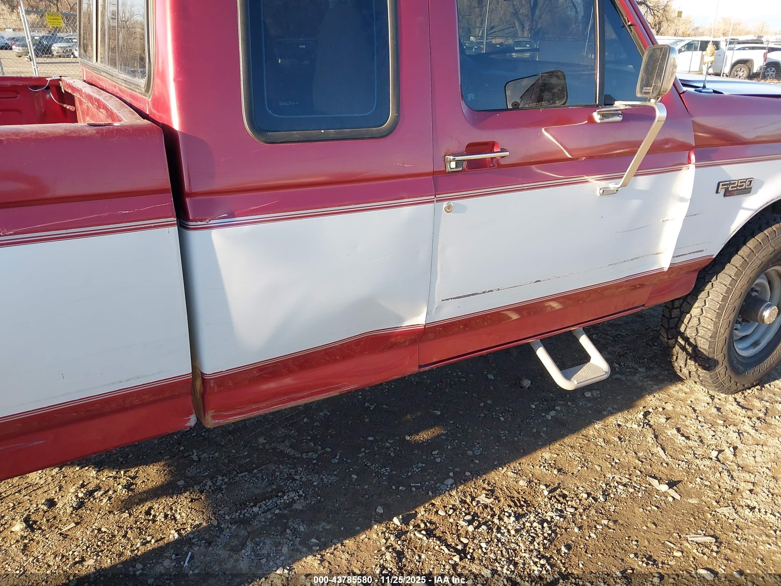 1993 Ford F250   Red vin: 1FTHX26GXPKB01740