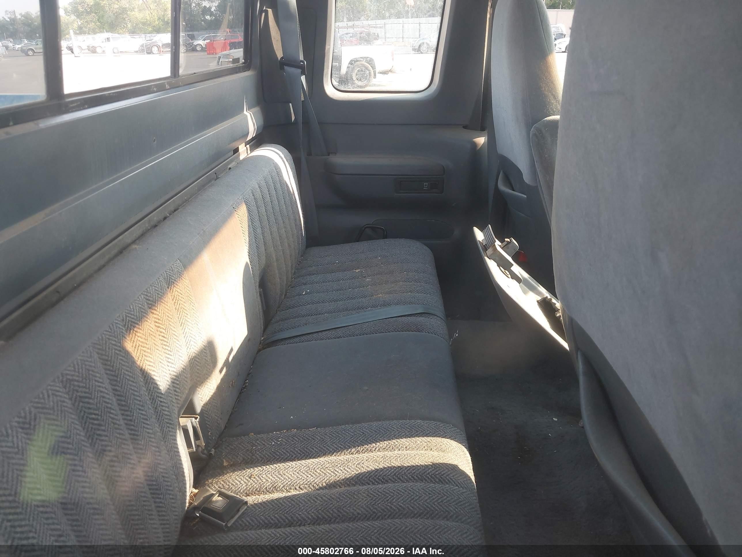 1993 Ford F250   Blue vin: 1FTHX26H3PKB66132