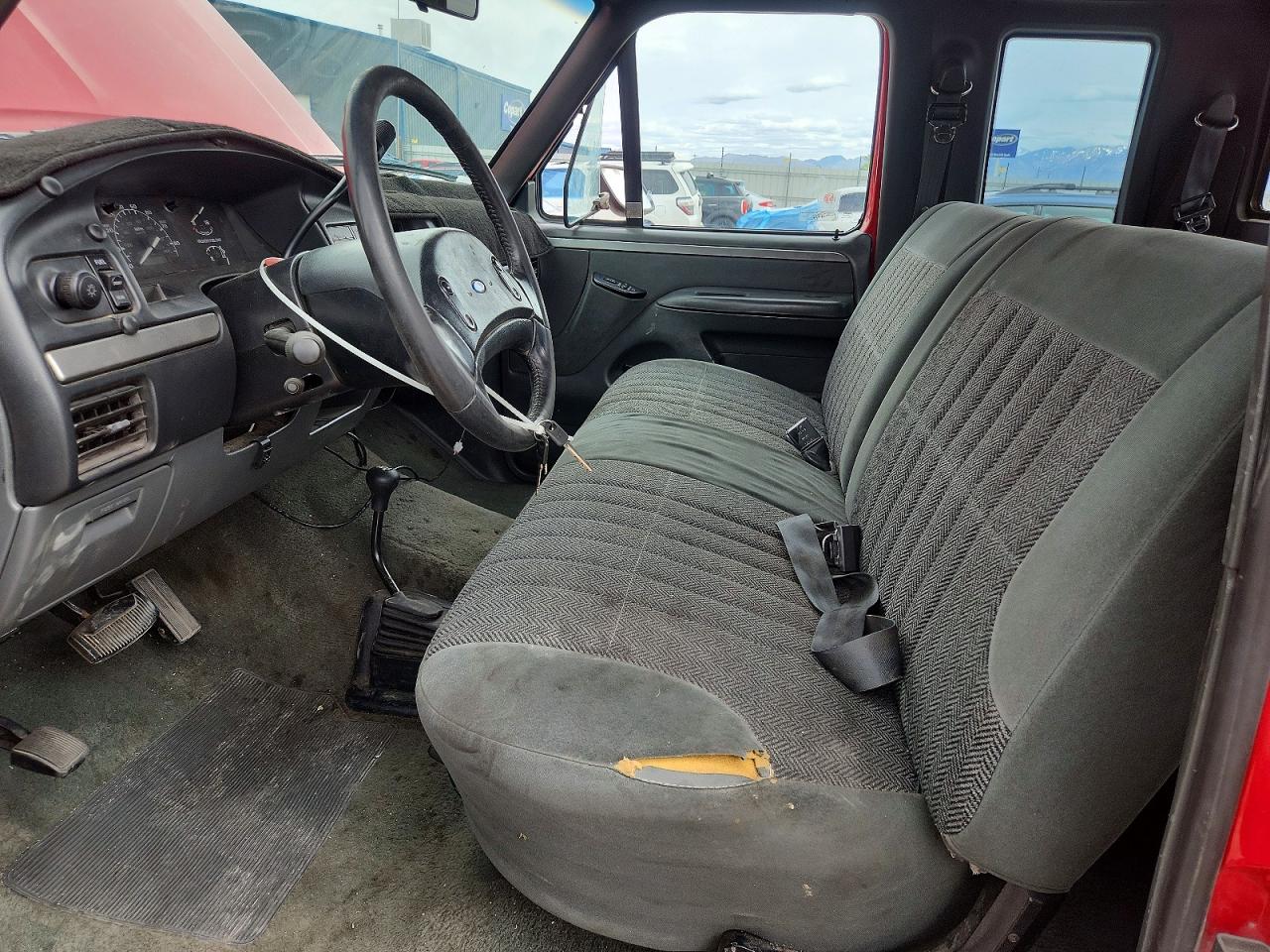 1993 Ford F250 Red vin: 1FTHX26H7PKB01249
