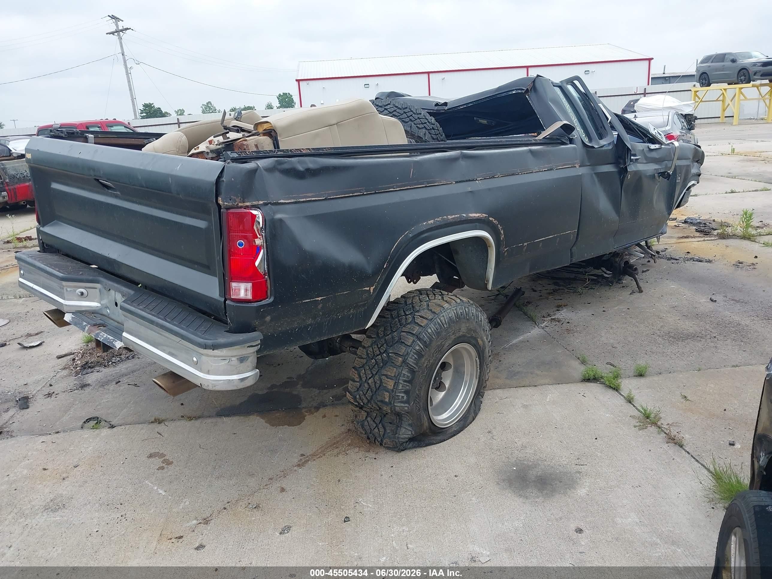 1985 Ford F250   Black vin: 1FTHX26L6FKA33240