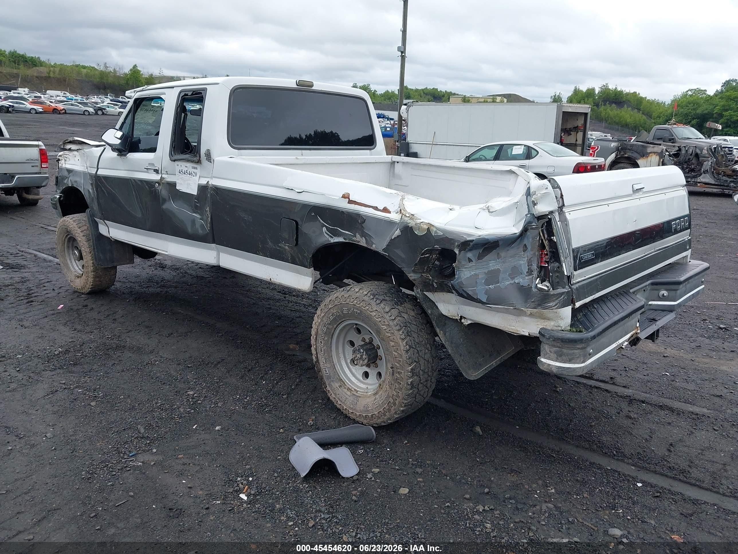 1993 Ford F250   White vin: 1FTHX26M1PKA20292